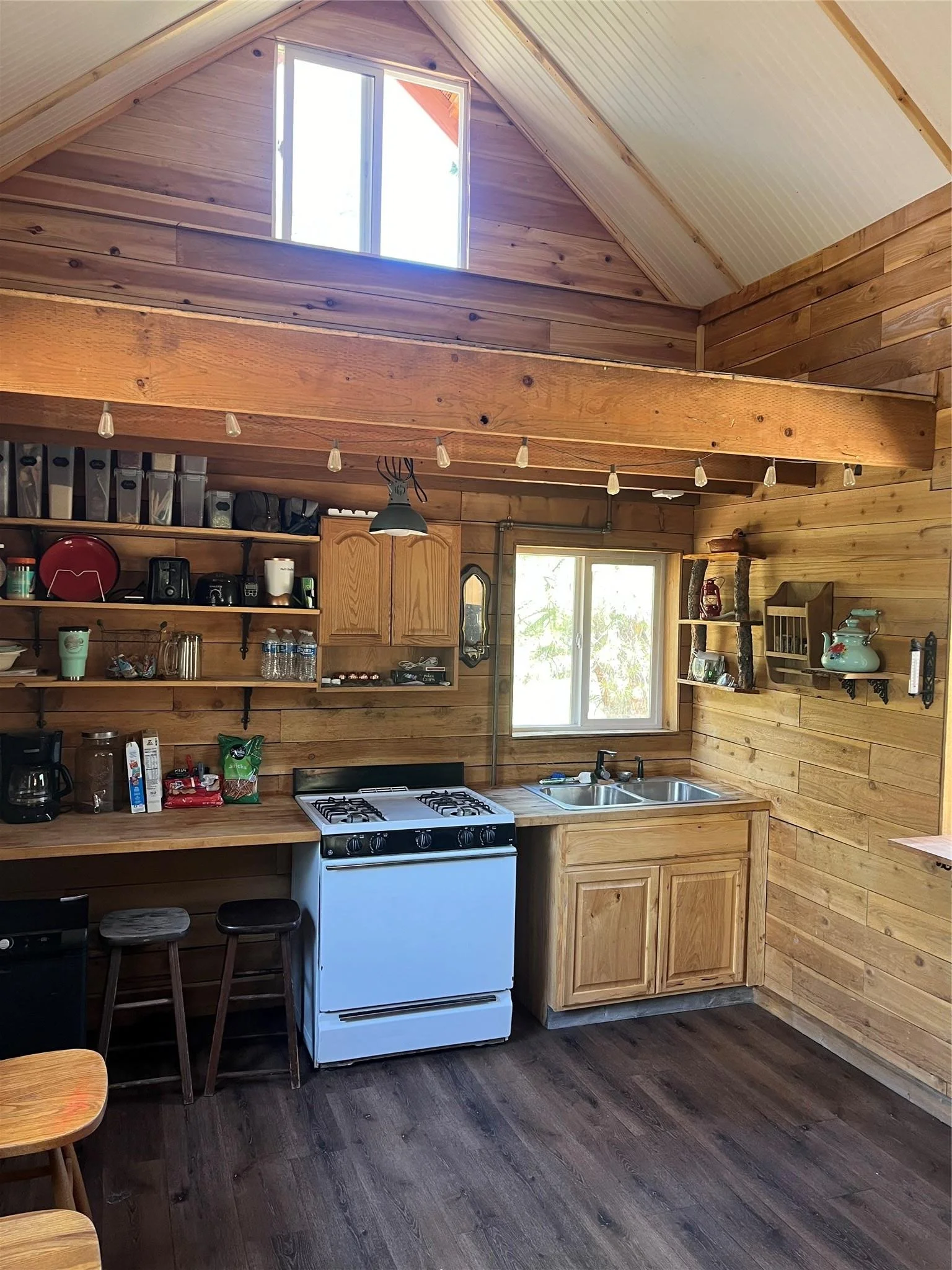 Cabin12.jpg