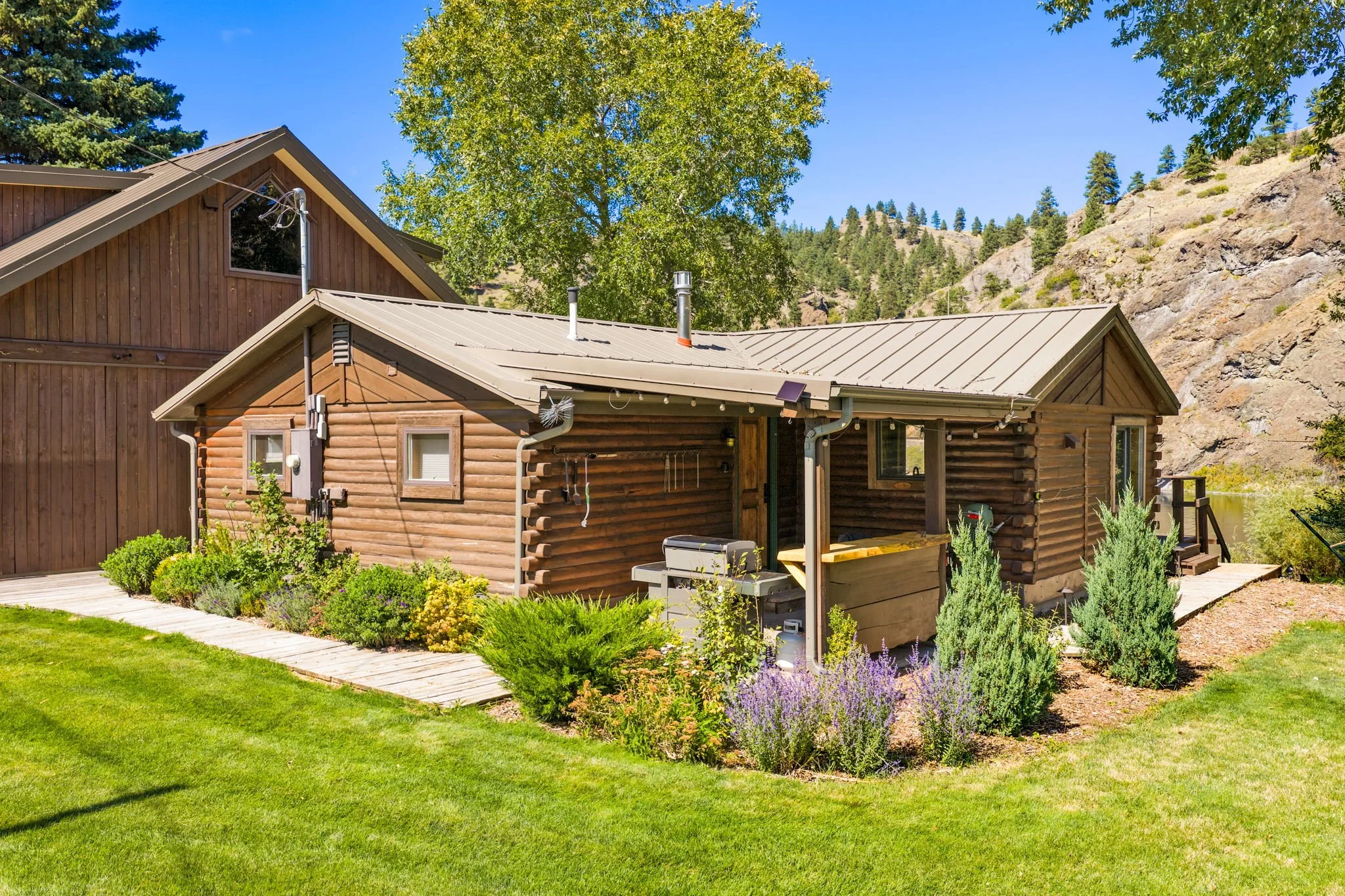 17-web-or-mls-REP-Space-Tagues-Place-2956-Old-US-Highway-91-Cascade-MT (17).jpg