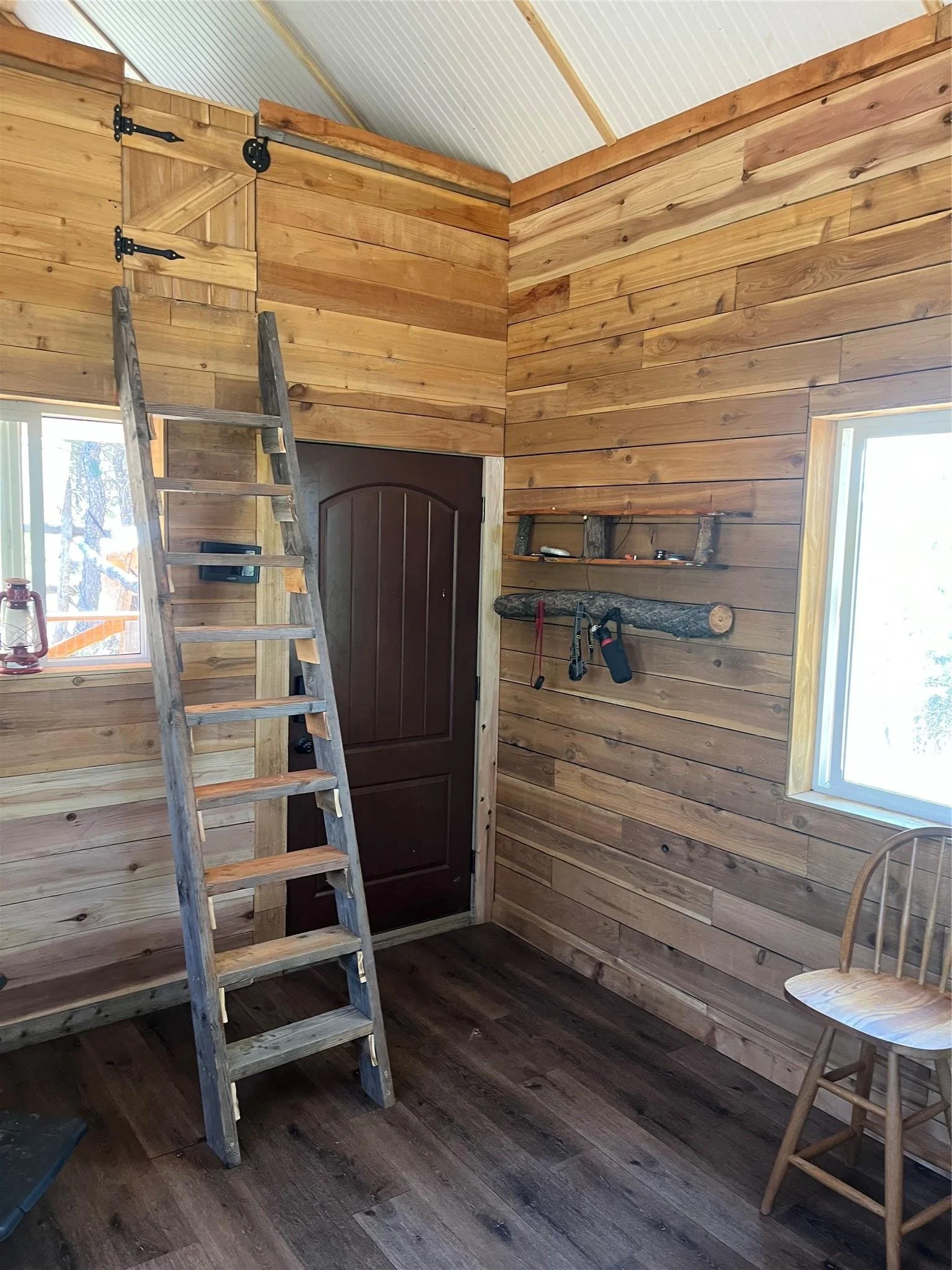 Cabin 16.jpg