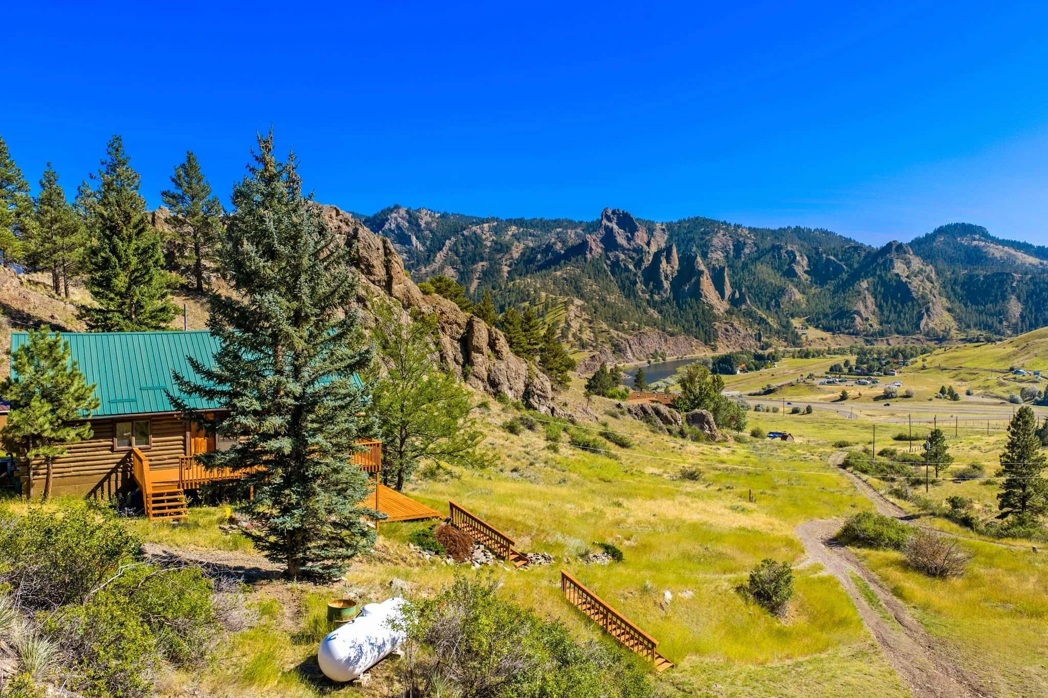 38-web-or-mls-REP-Space-47-Scenic-Valley-Lane-Cascade-MT (38).jpg