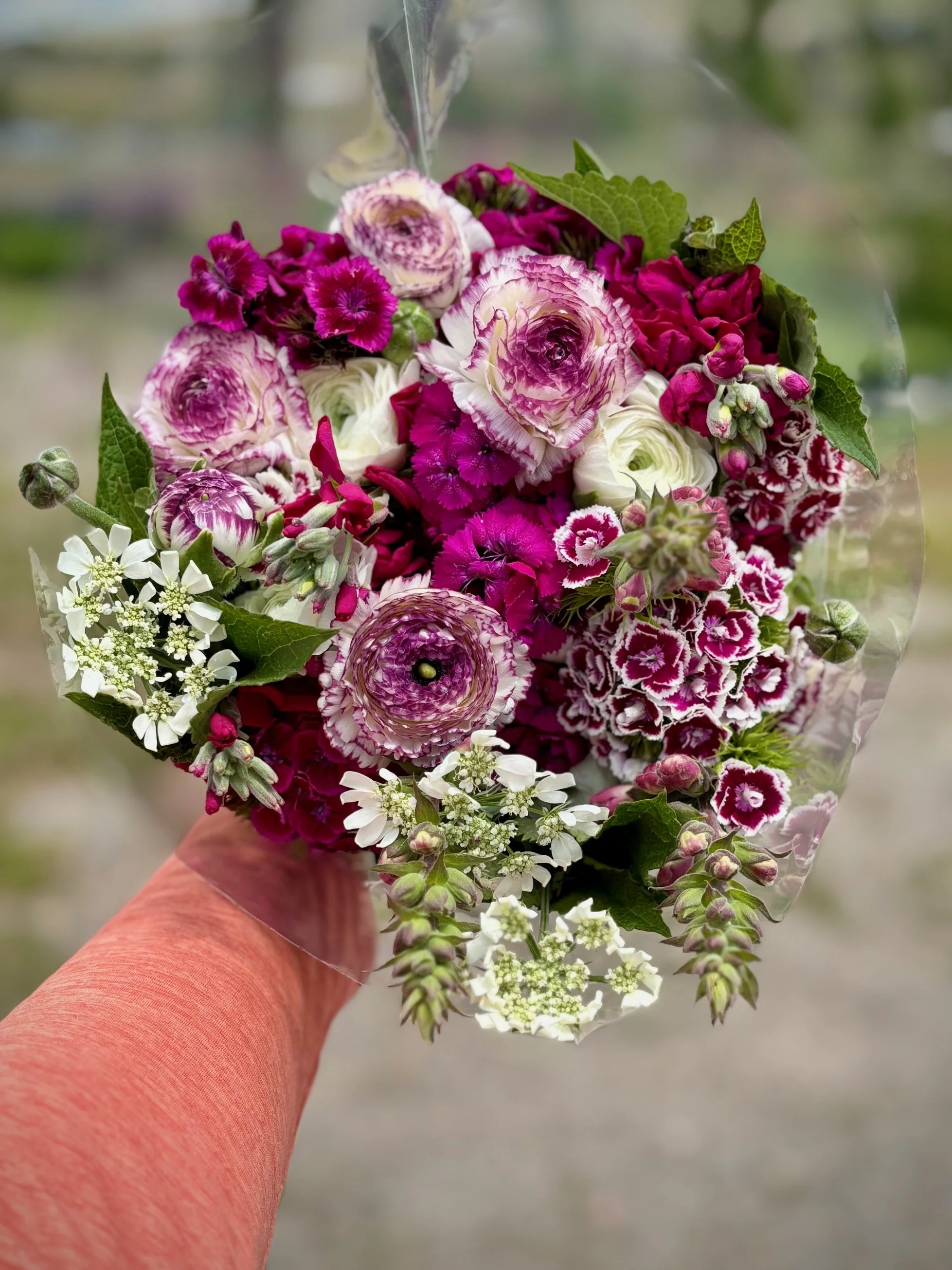 Summer flower subscription with weekly farm-grown bouquets in Missoula, Montana