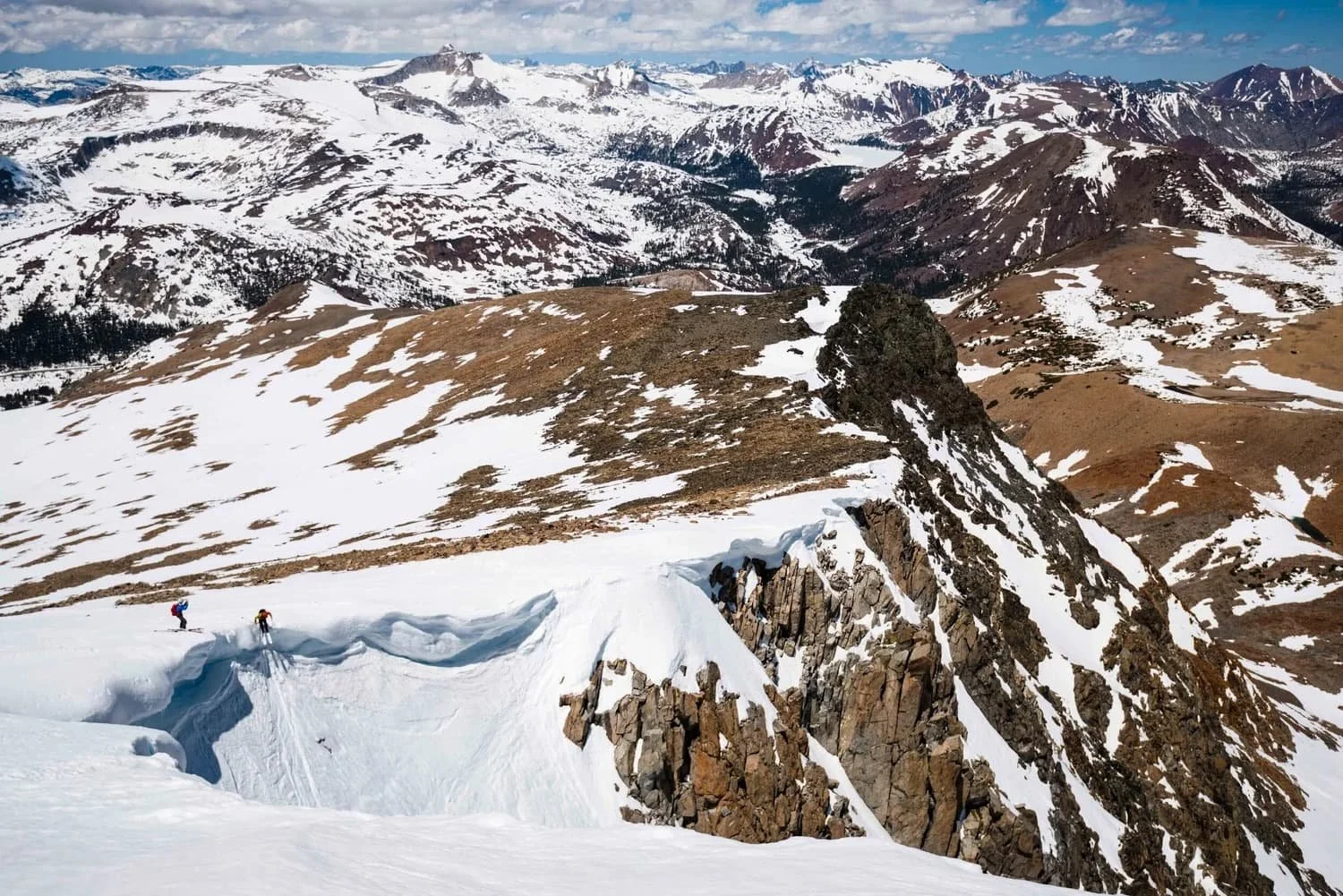 Professional backcountry ski and splitboard guides in the Eastern Sierra Mountains