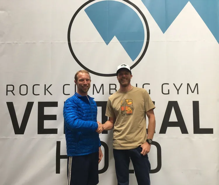 Bridging the gap from Gym to Crag with Vertical Hold