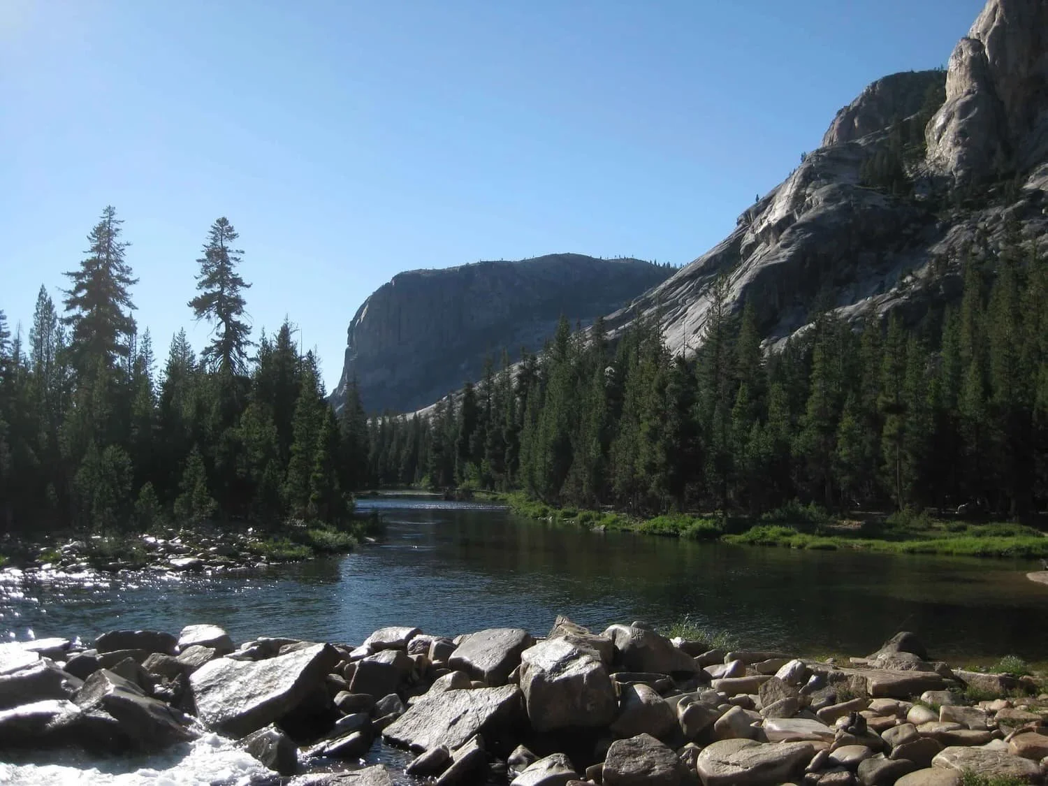 Professional backpacking guide leading clients in Yosemite