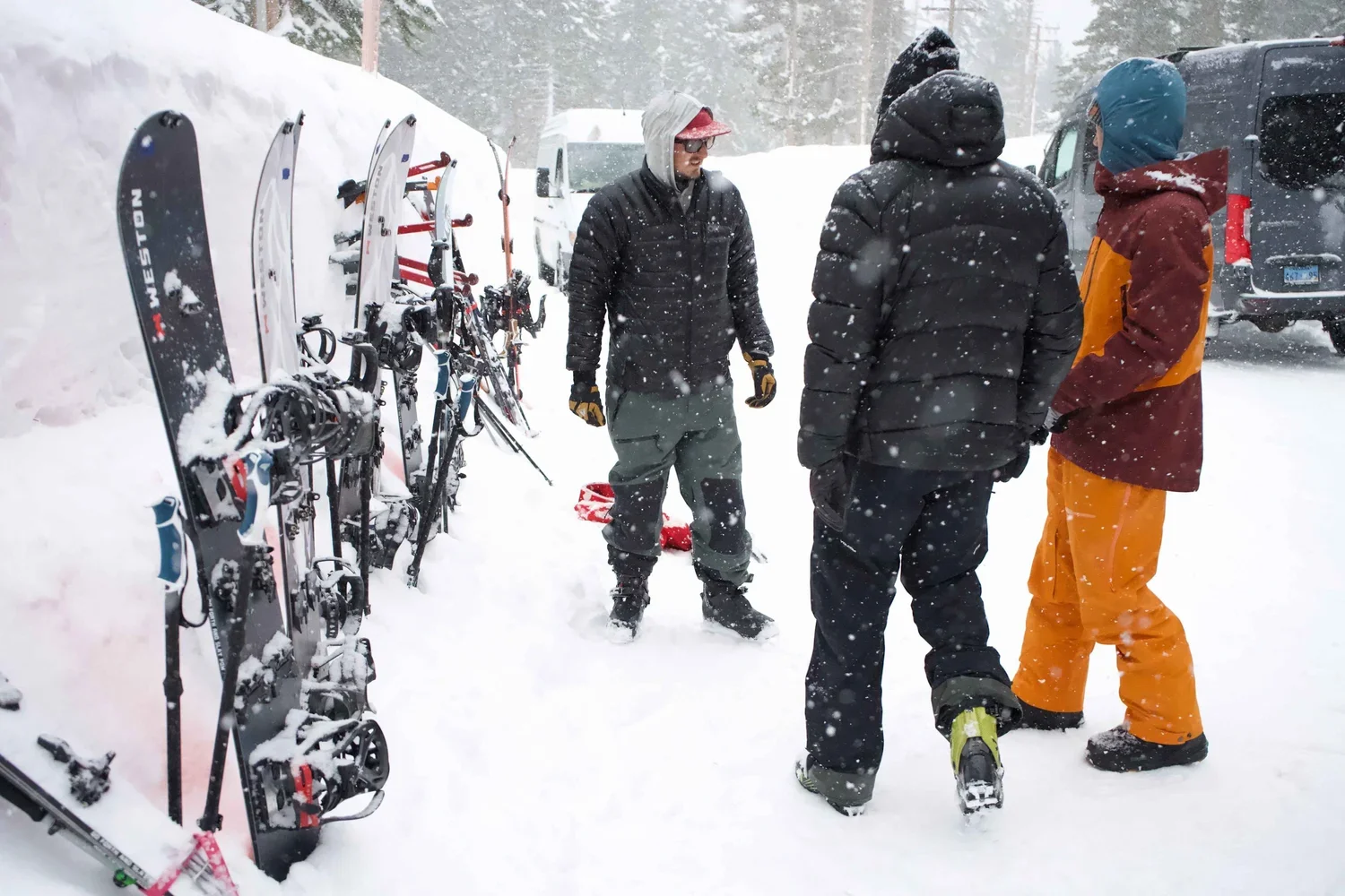 Small group splitboarding class in the Eastern Sierra mountains