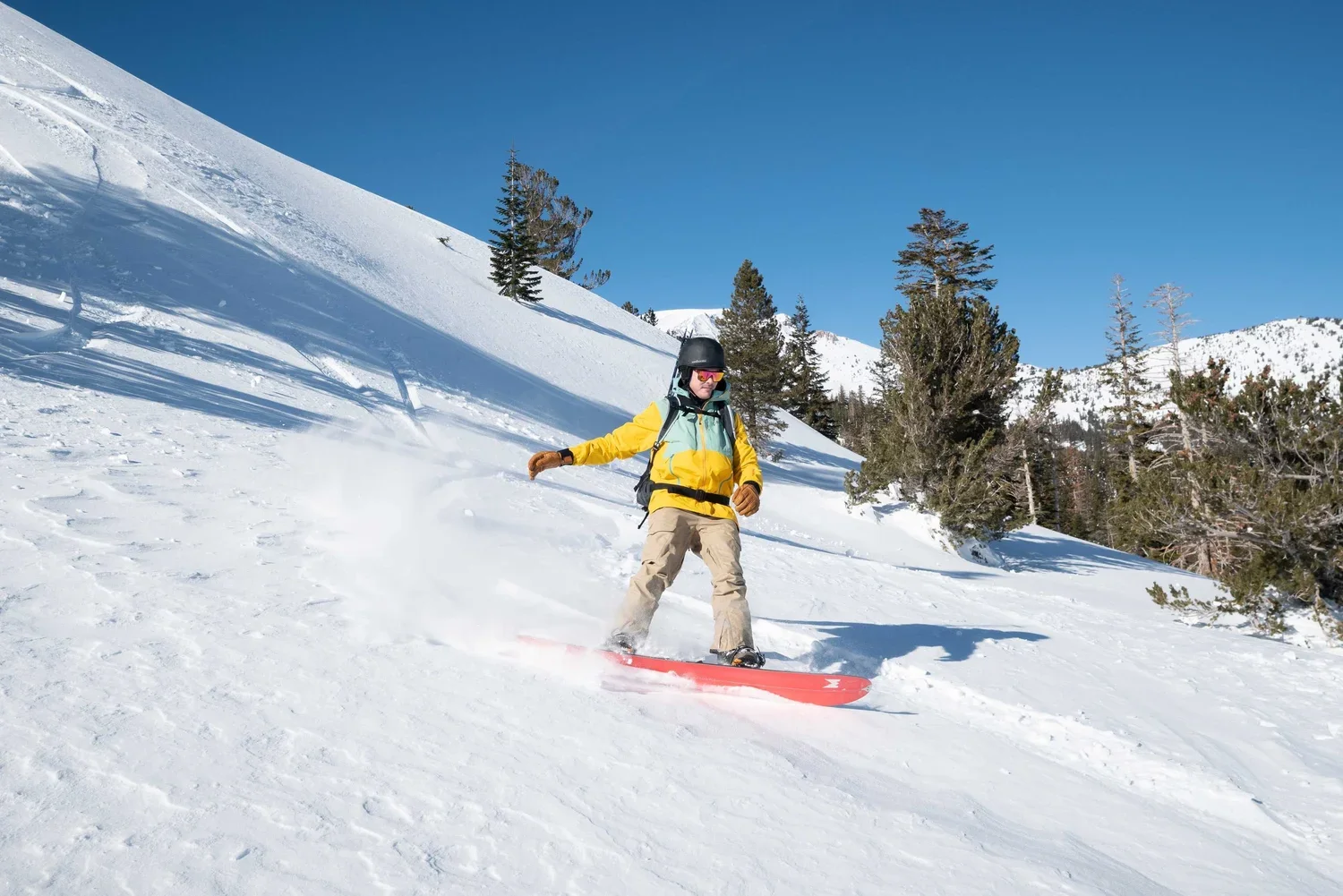 Guided splitboarding in the Eastern Sierra near Mammoth Lakes