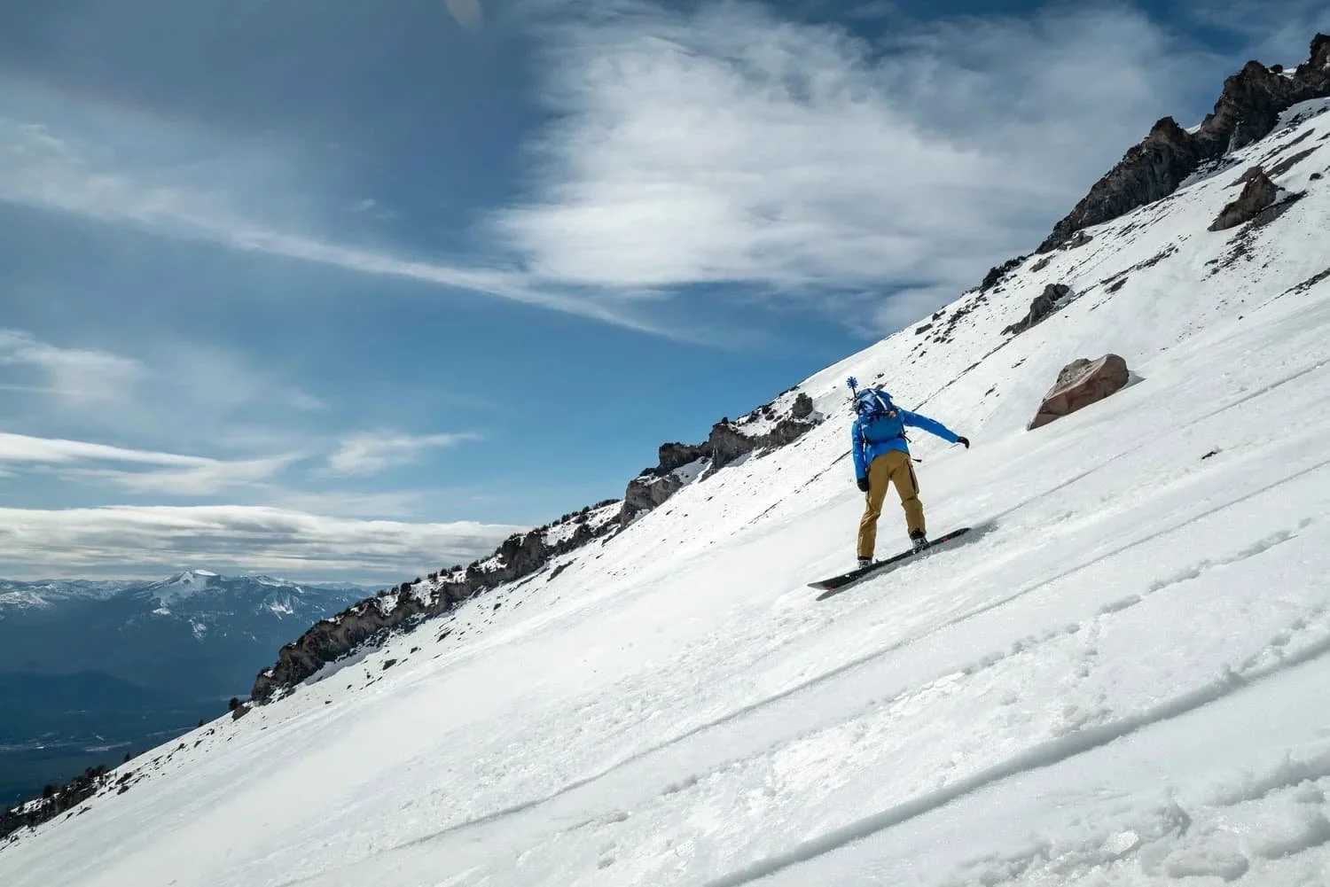 Scenic powder skiing and splitboarding on the slopes of Mount Shasta