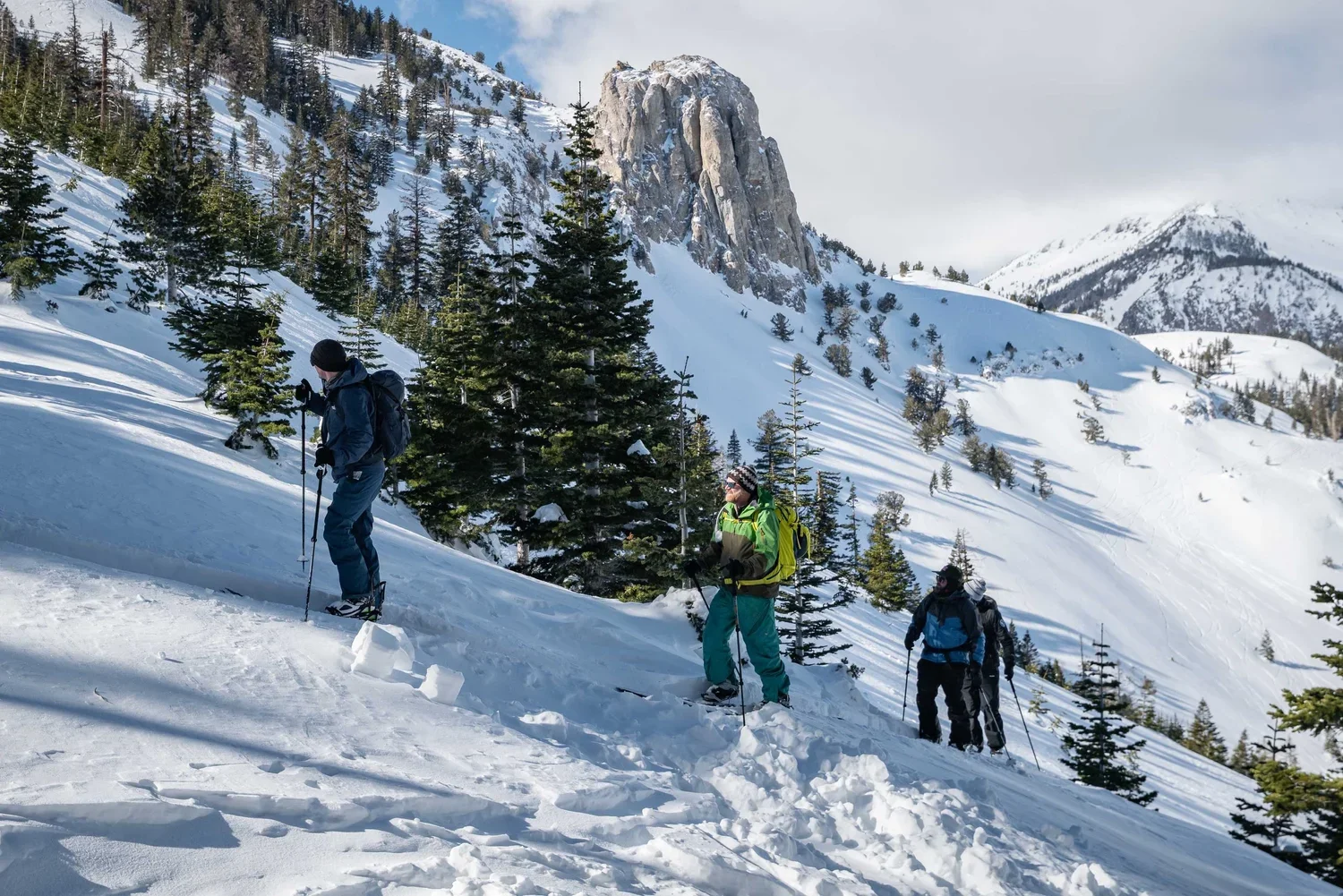 Beginner-friendly splitboarding experience in Mammoth Lakes