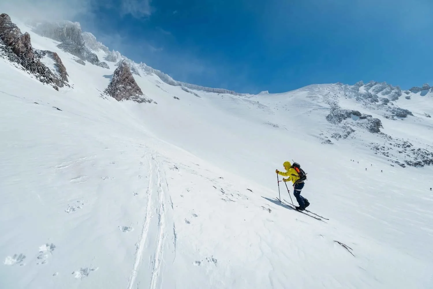 Private winter guiding on Mount Shasta for skiers and splitboarders