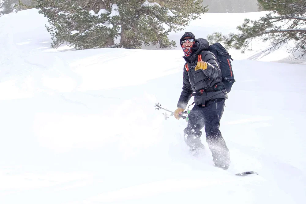 Introductory splitboarding course on alpine terrain in the Eastern Sierra