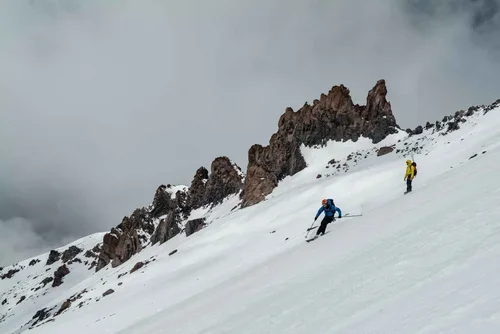 Private guided ski touring trip on the slopes of Mount Shasta