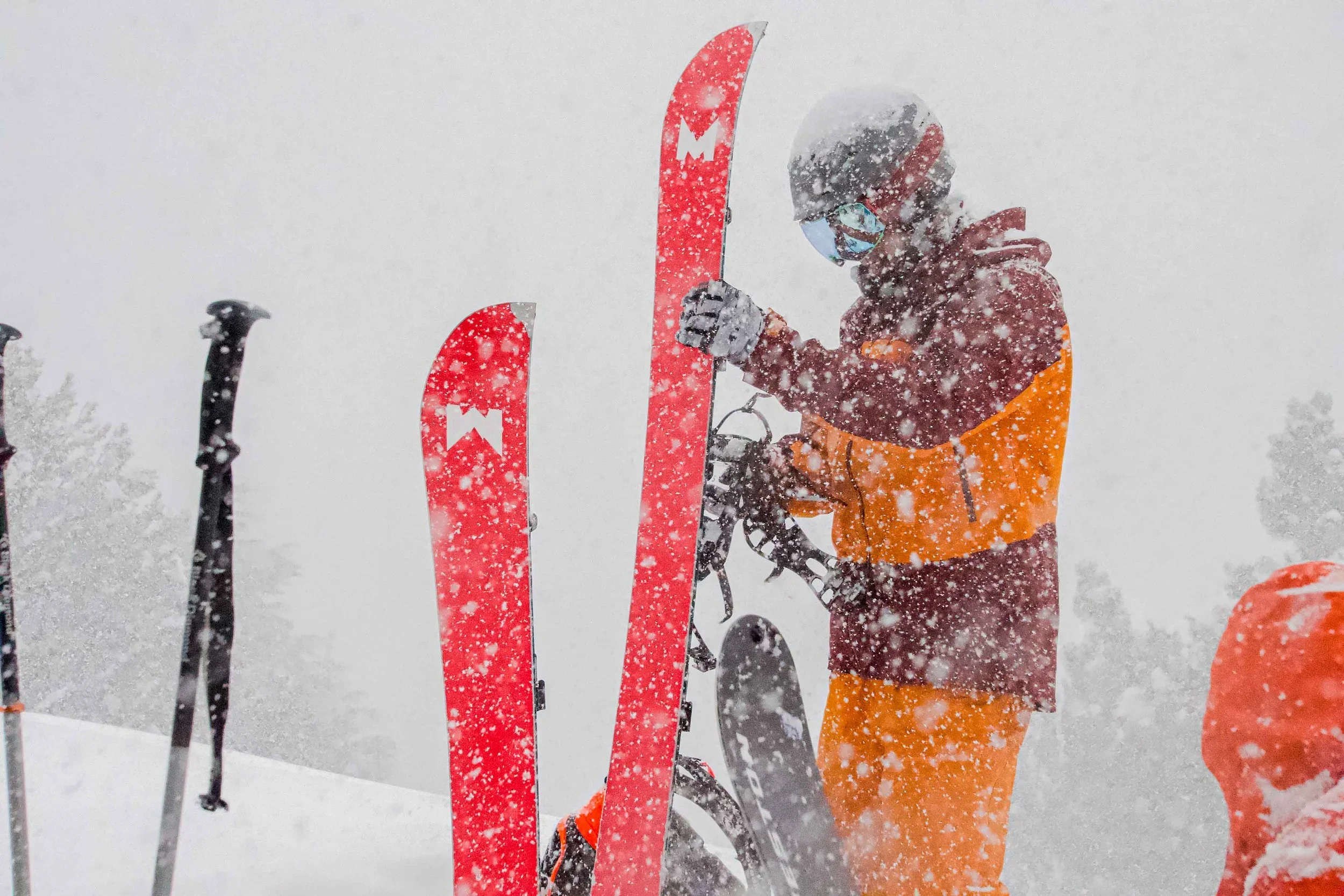 Introductory splitboarding course in Mammoth Lakes with certified mountain guides