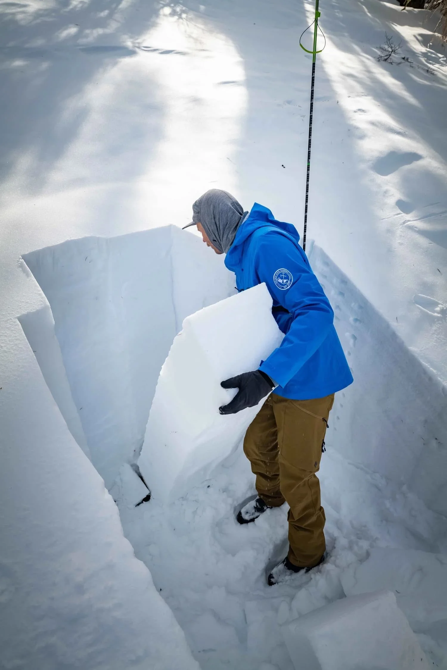 Snowpack observation and avalanche risk training in Mammoth Lakes