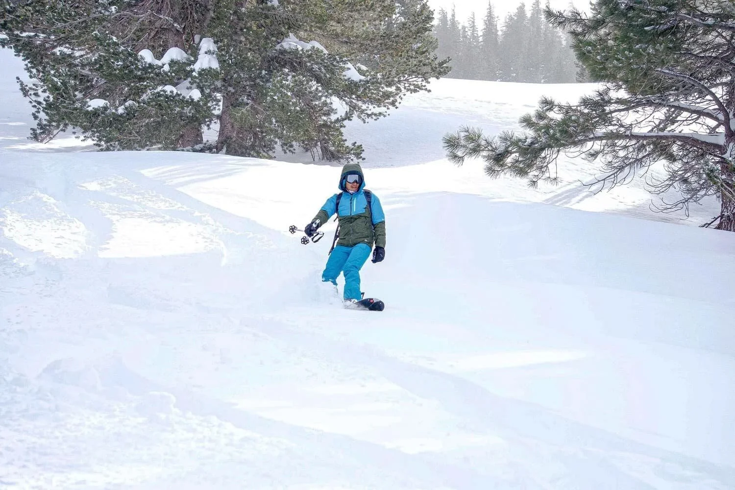 Guided splitboard touring experience in the Eastern Sierra