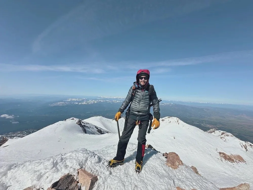 Scenic mountaineering route on Mount Shasta with certified instructors