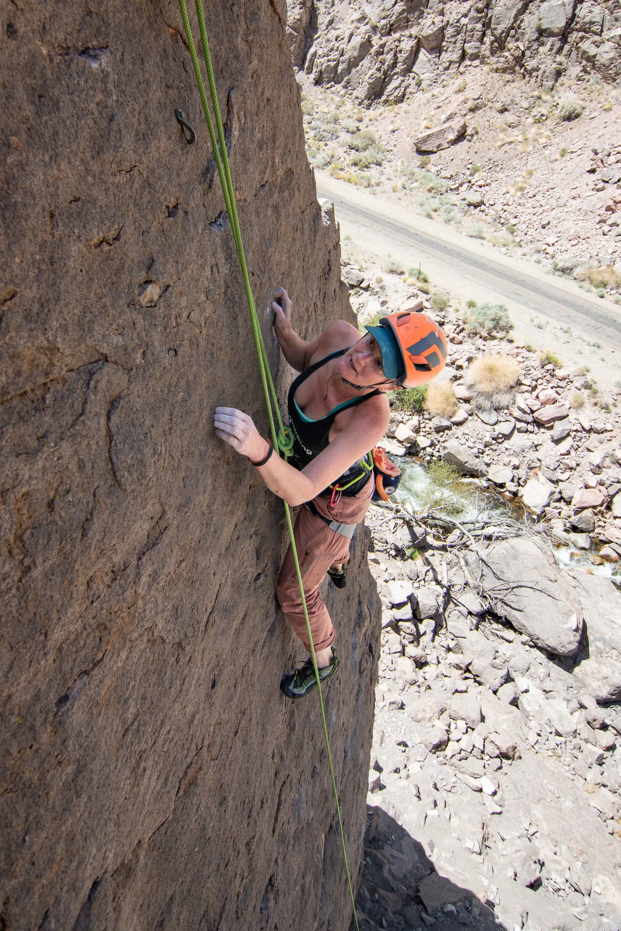 womans-rock-climbing-event-mammoth-lakes-5.webp