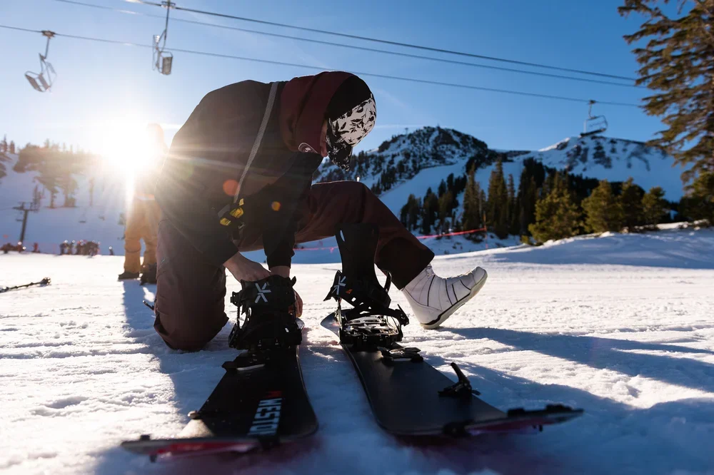 Small group Splitboarding 101 class in the Eastern Sierra