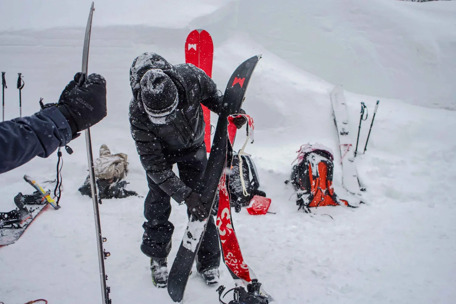 Splitboarding skills class in the Eastern Sierra backcountry