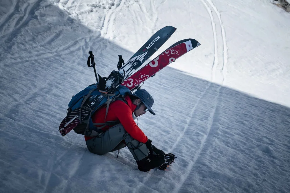 Beginner-friendly ski touring and splitboarding program in the Eastern Sierra