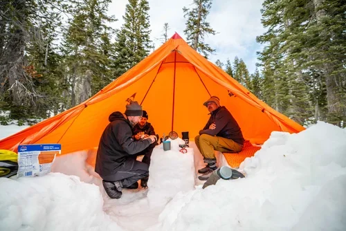 Guided snow travel and descent on Mount Shasta for skiers and splitboarders