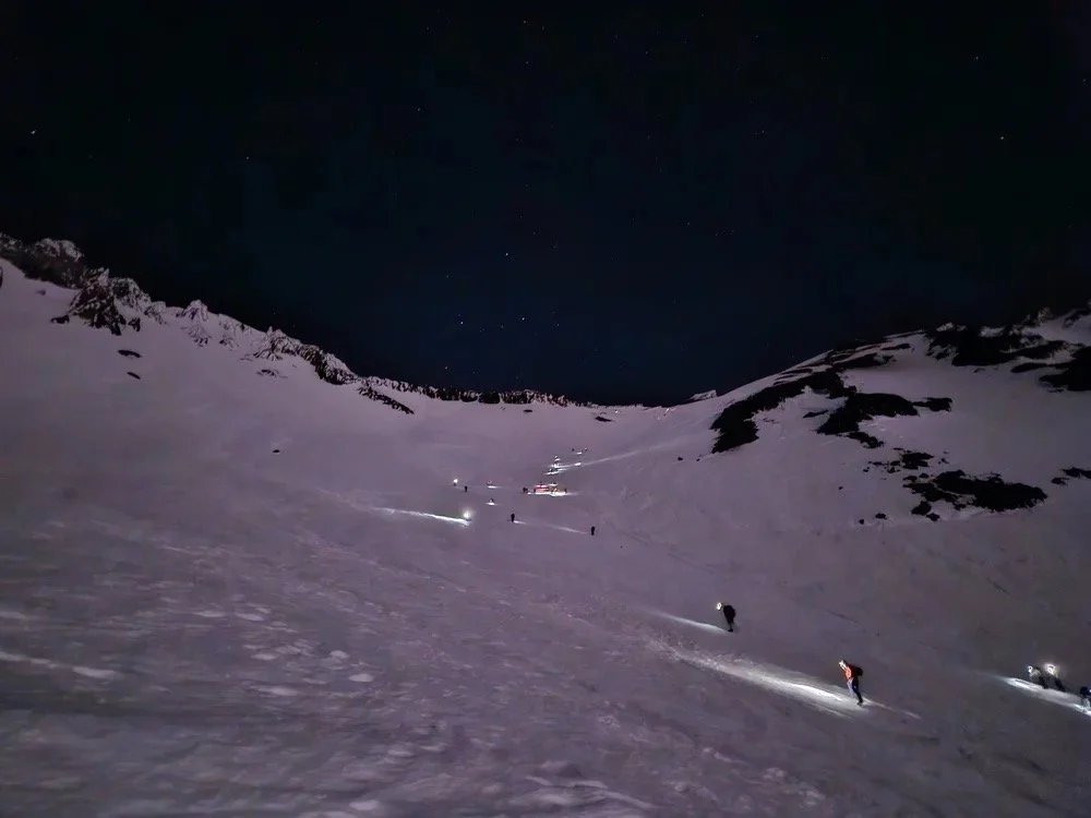 Mountaineering course focused on safety and technique on Mount Shasta