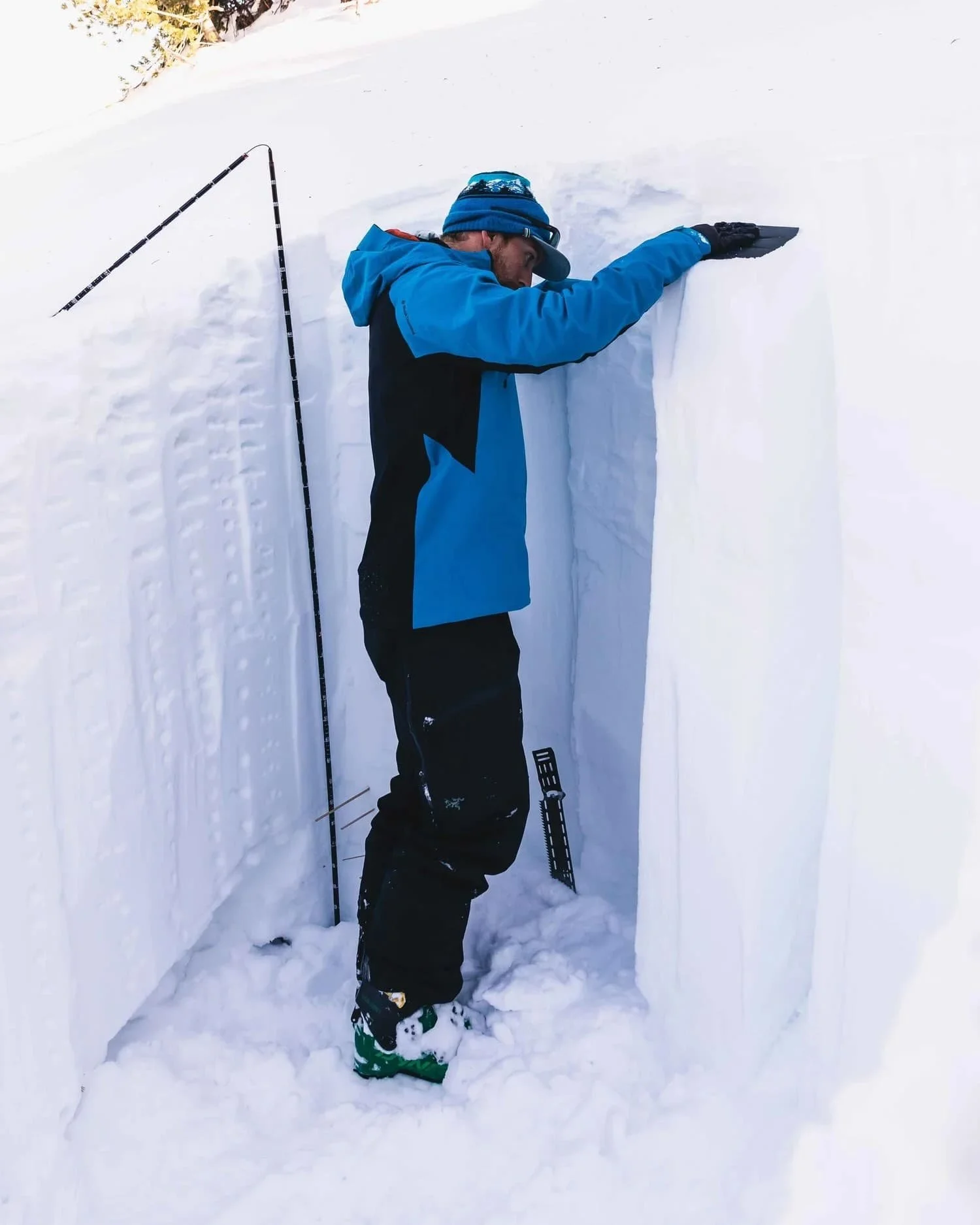 AIARE avalanche instruction on terrain selection in Mammoth Lakes