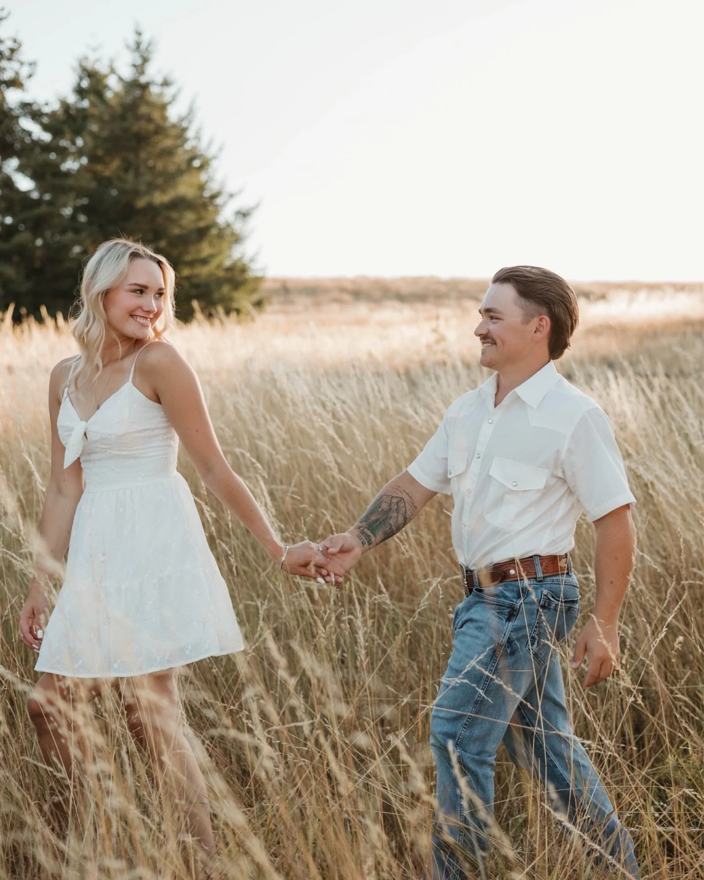 K &amp; L 🤍 I&rsquo;ve gotten to take their photos every year for their anniversary and then now their engagement photos. We are fully in engagement season and I&rsquo;m so here for it!