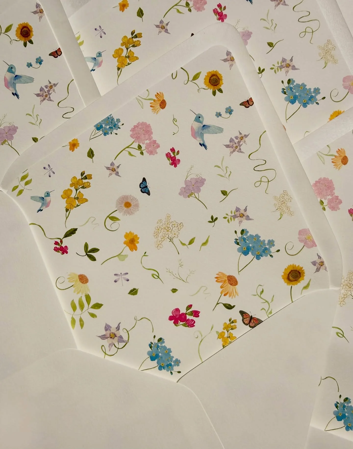 Colorful Colorado wildflowers for a June wedding ⛰️🌻🪻
@greystonecastleboulder #bouldercolorado #weddinginvitation #mountainwedding #custominvitations #watercolorwedding