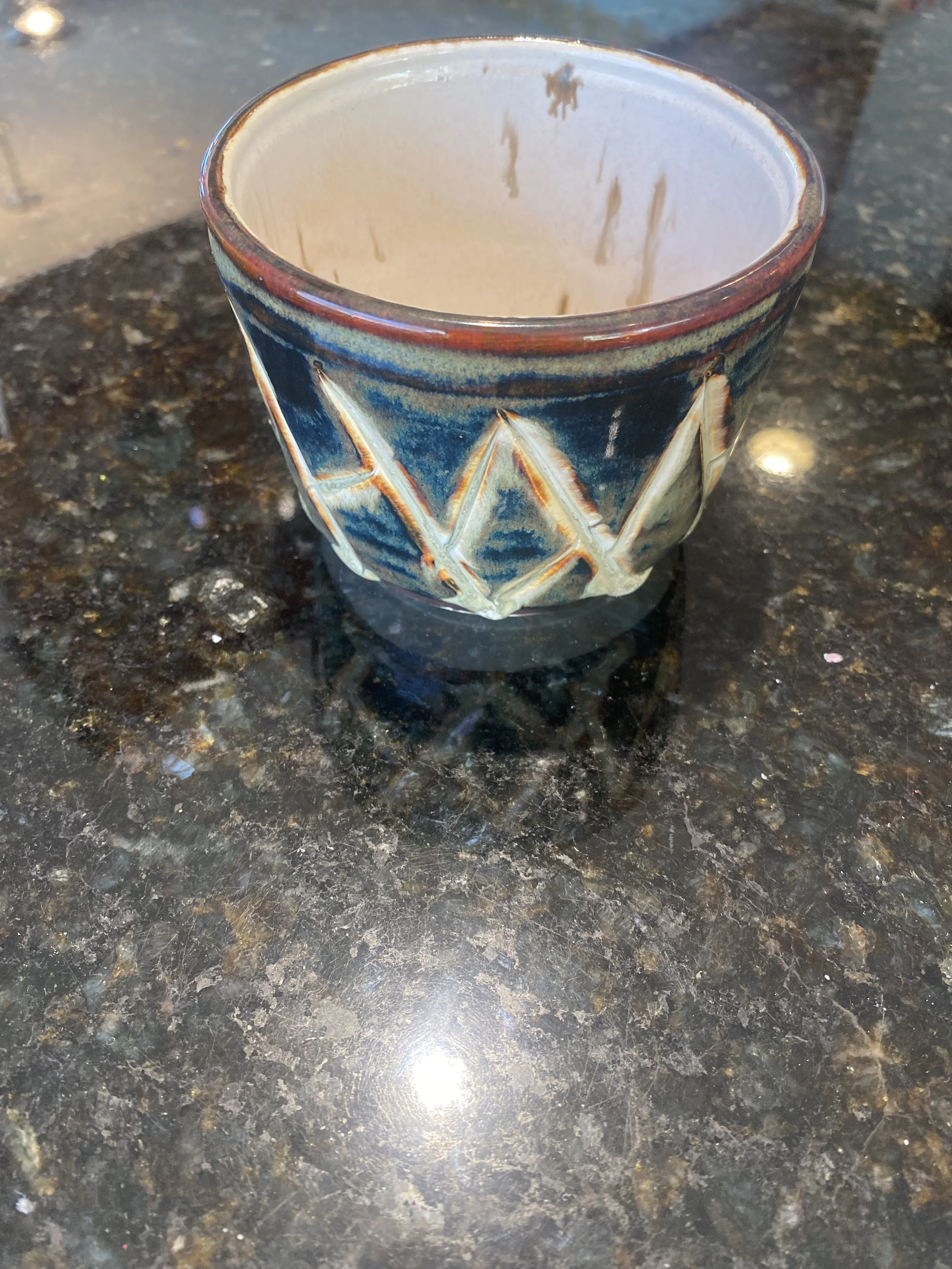 Another pot in a good home. Matches the counter.