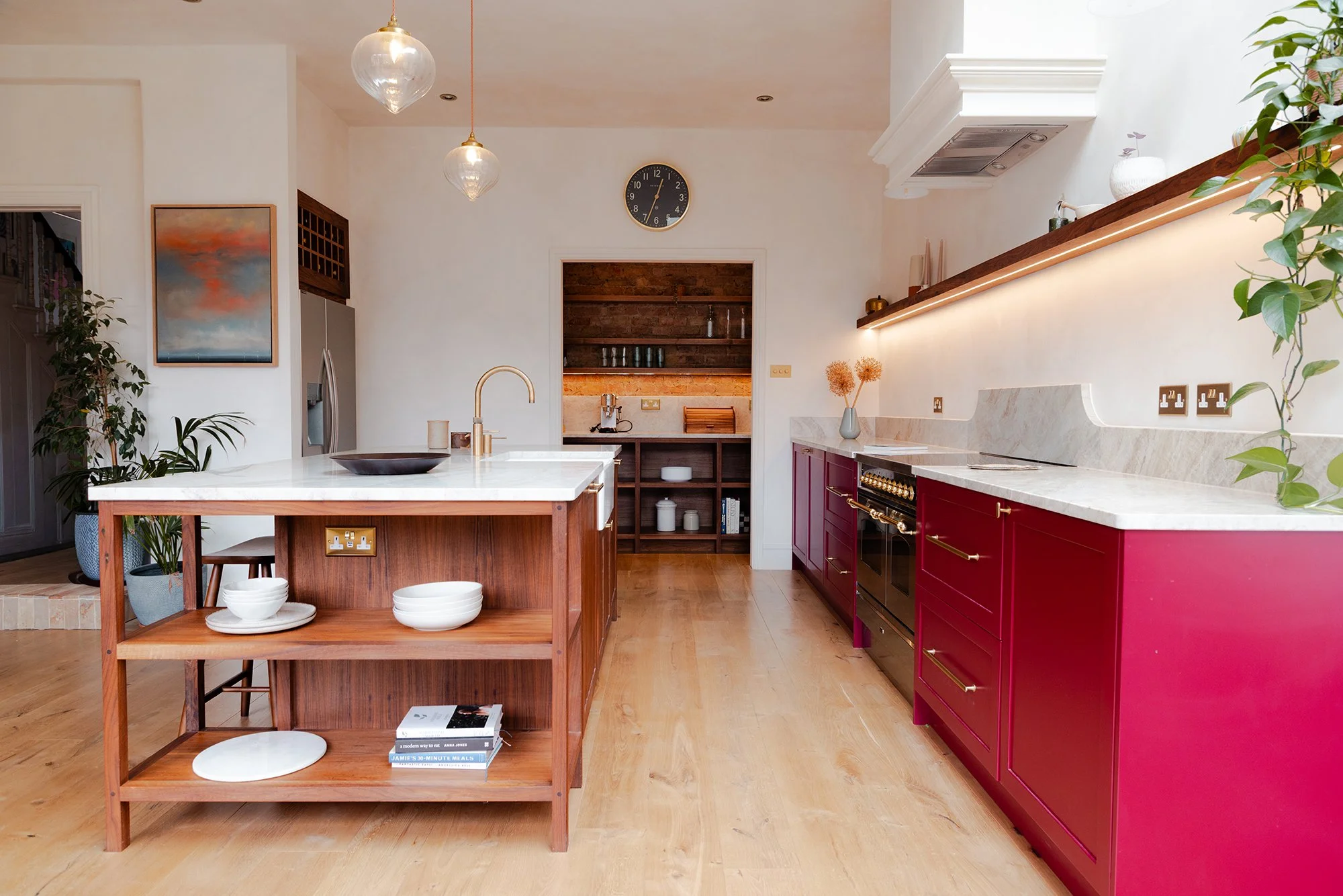 THE CHARACTER KITCHEN