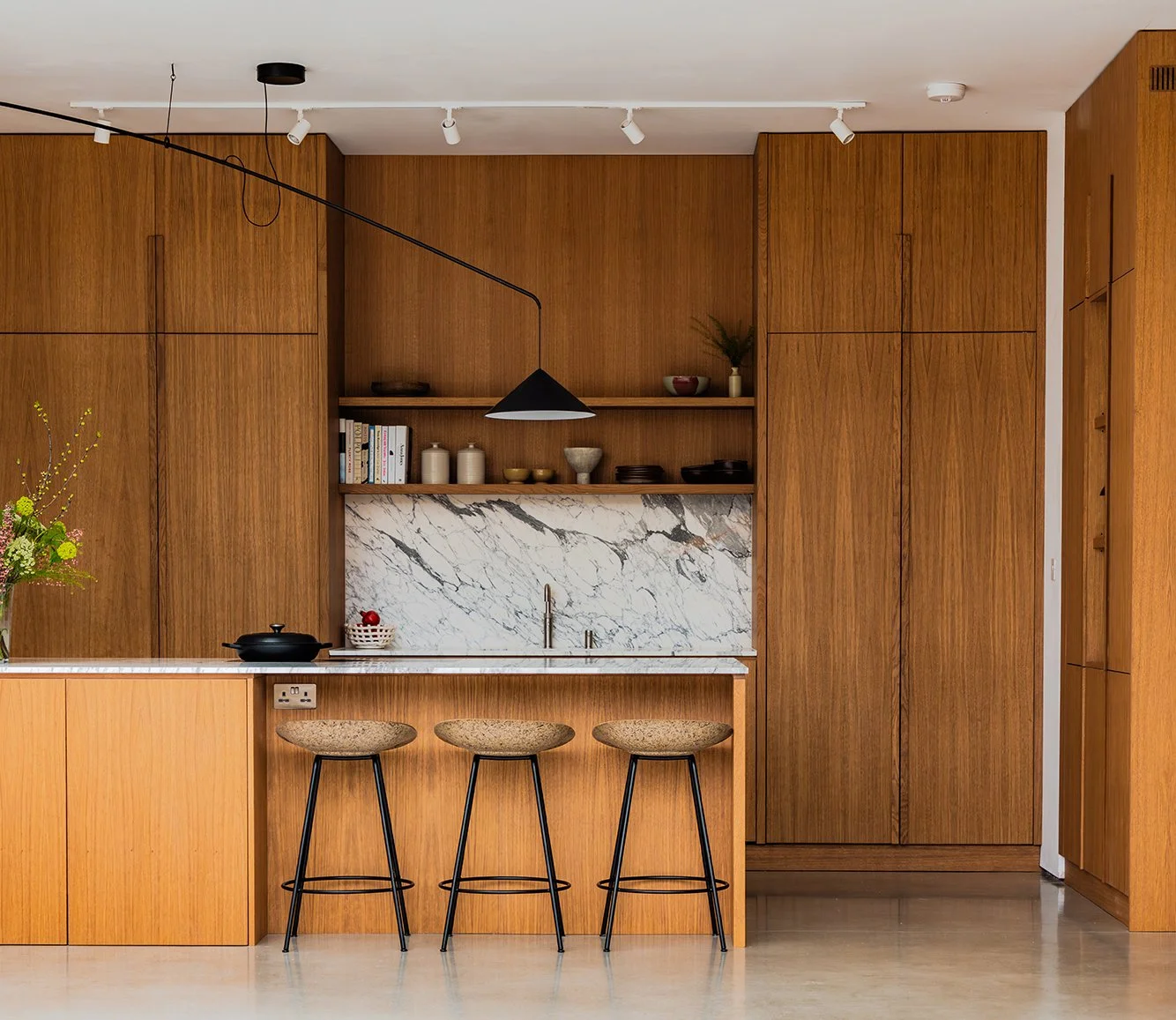 THE FLOOR-TO-CEILING KITCHEN
