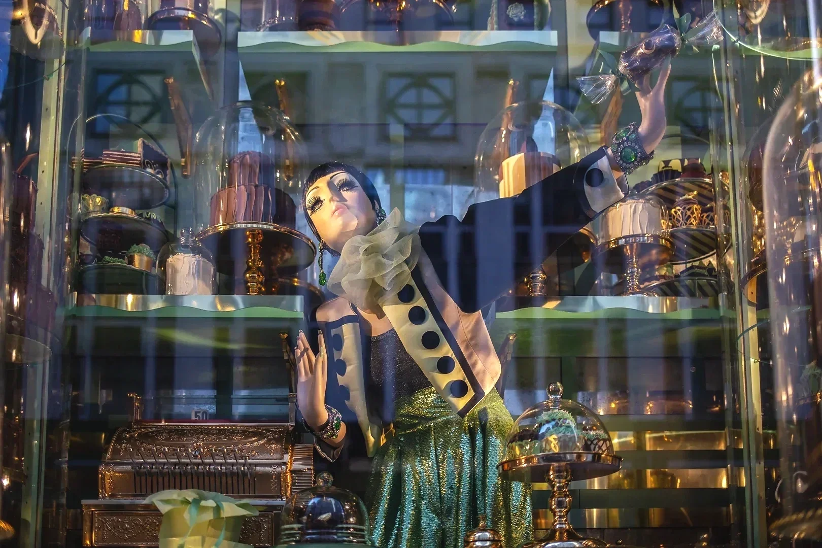 Bergdorf Goodman Holiday Display 2018