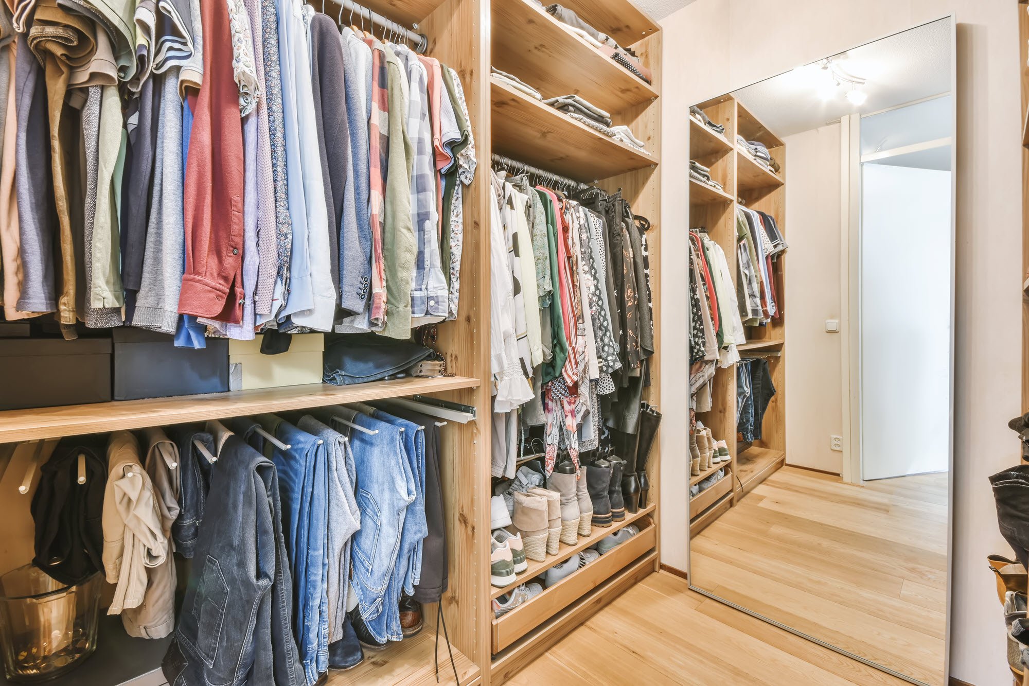Organized closet and dressing room system