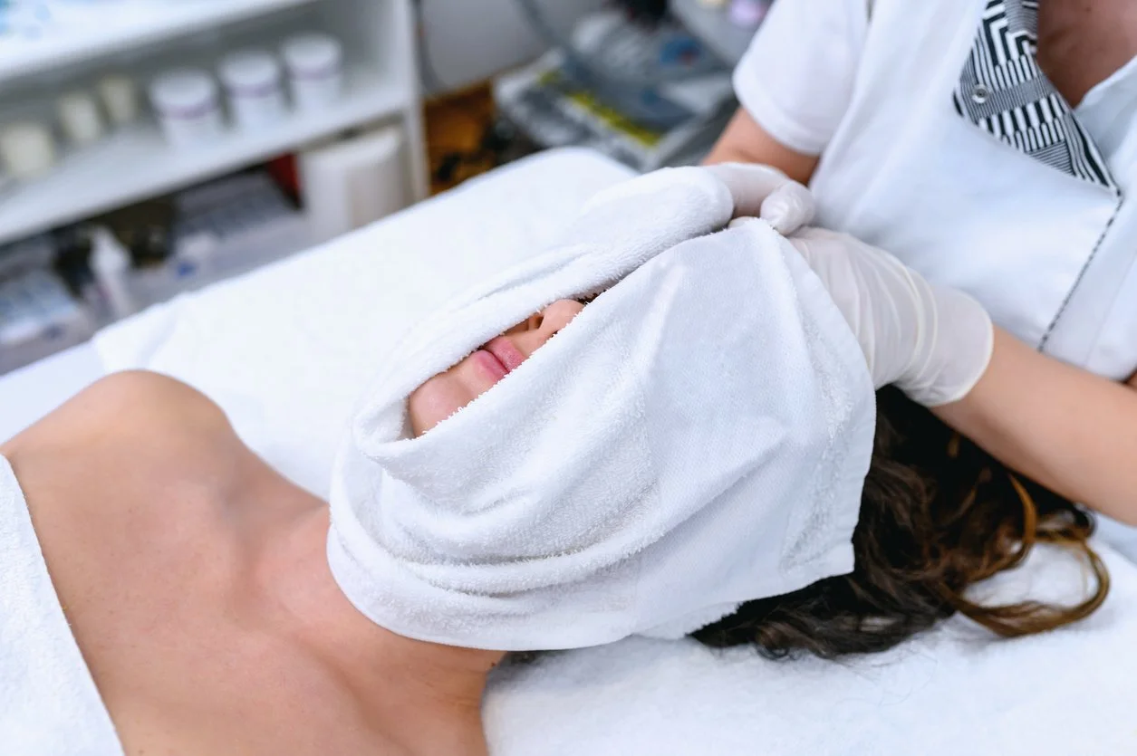 Hot Towel Glow Facial