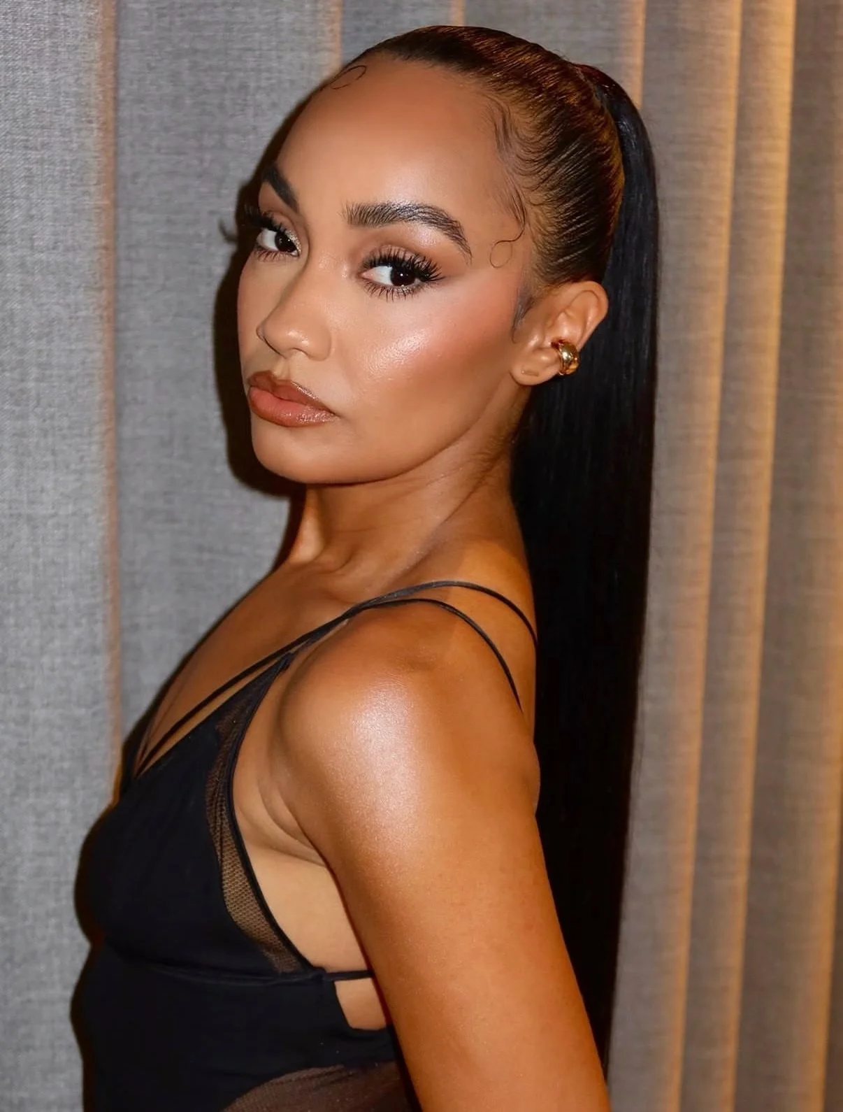 A snatched ponytail for @leighannepinnock @moboawards 

Hair by me @thelifeofnaomib 
@thegreenponycompany @gripphair 
Mua @kategately 
@creativesagencyltd 

#manchesterhairstylist #sessionstylist #sessionhair