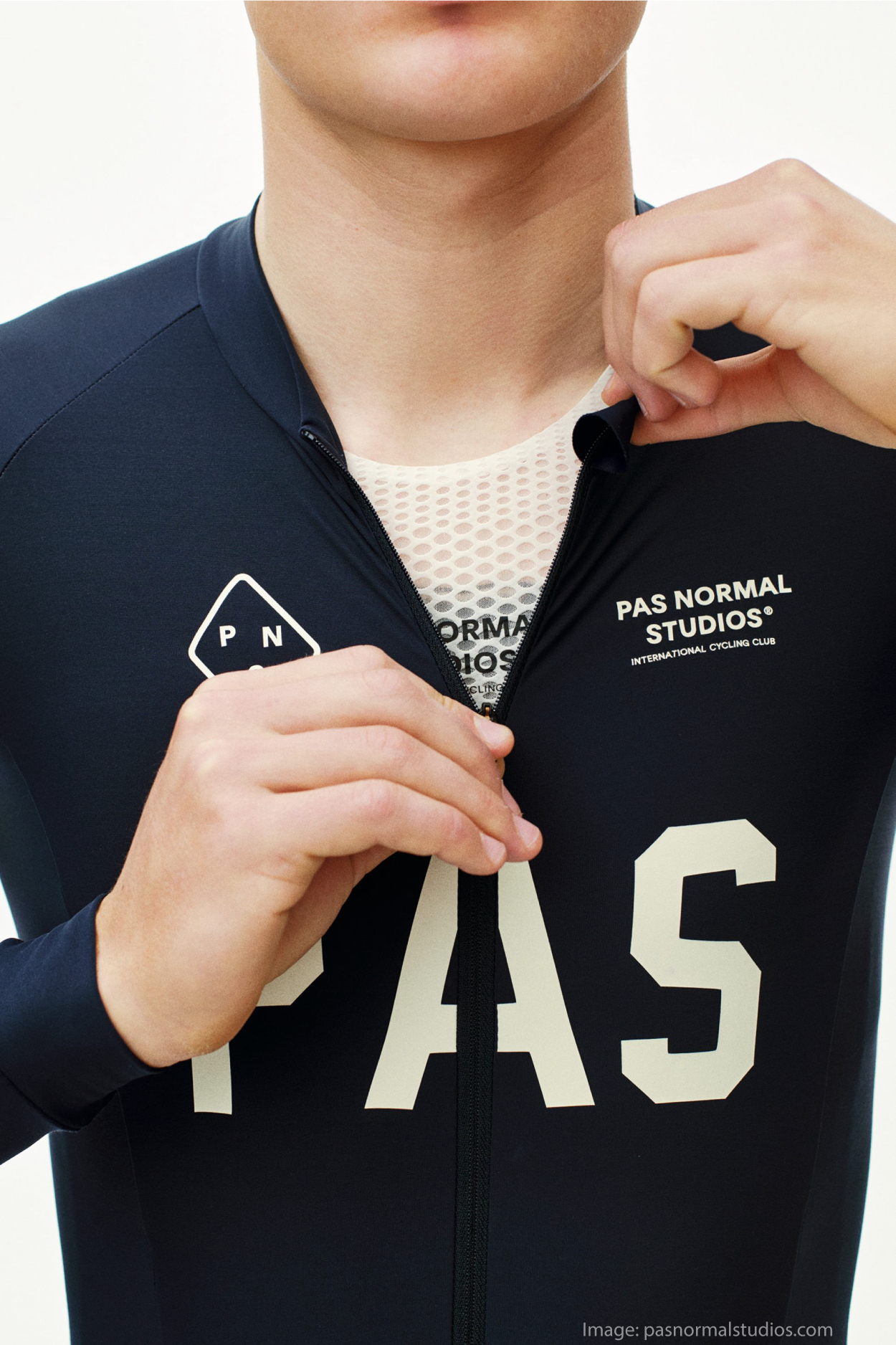 En Route E-commerce Platform  
Identity and E-Commerce Development  
Pas Normal Studios  
