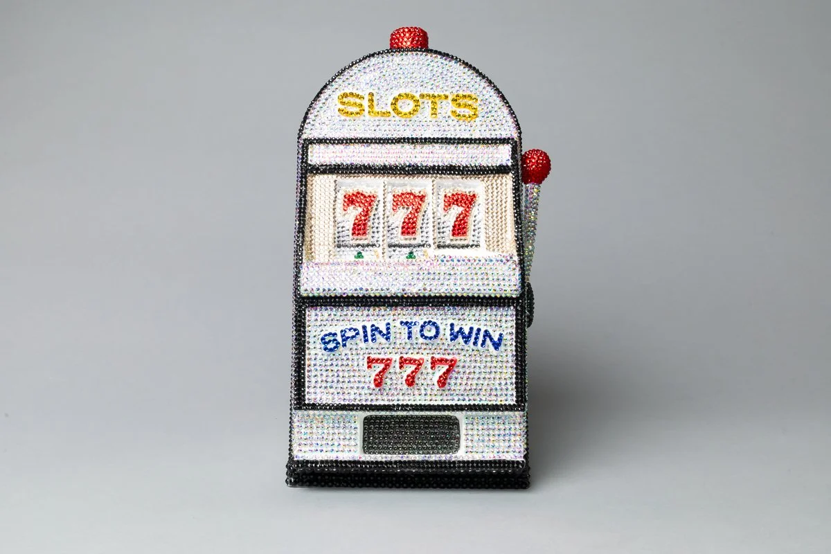 BLING BANKS!_SLOT MACHINE