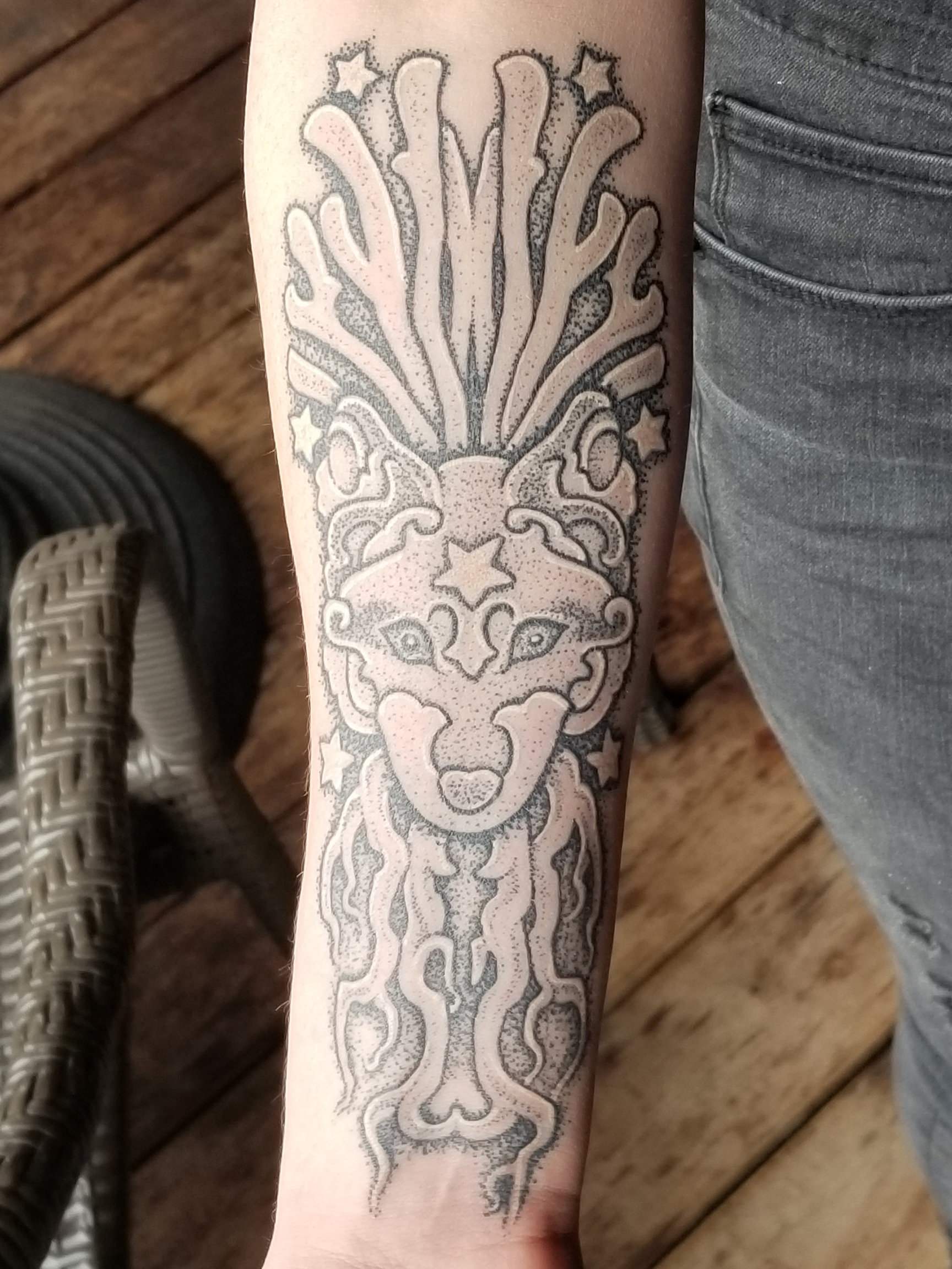 tavia forearm healed.png