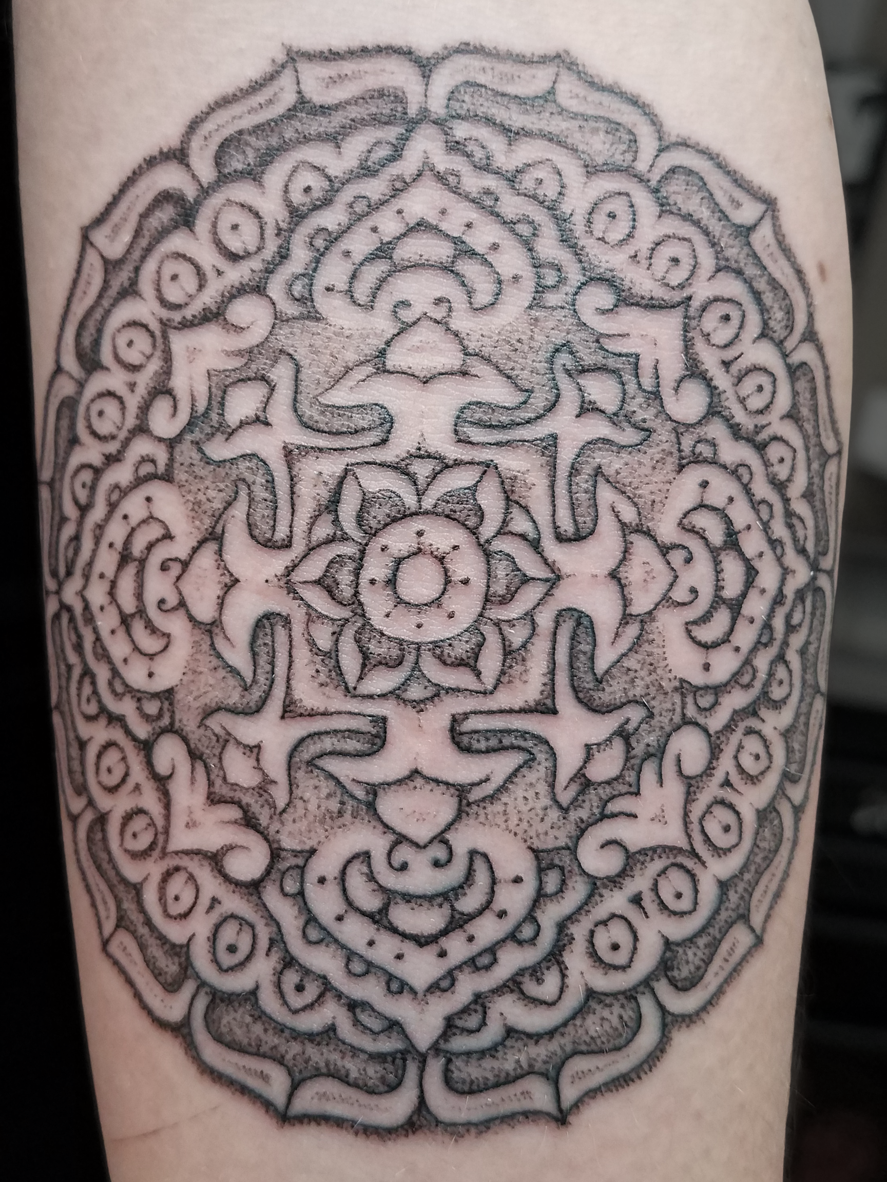 dude arm mandala-mandala copy.png
