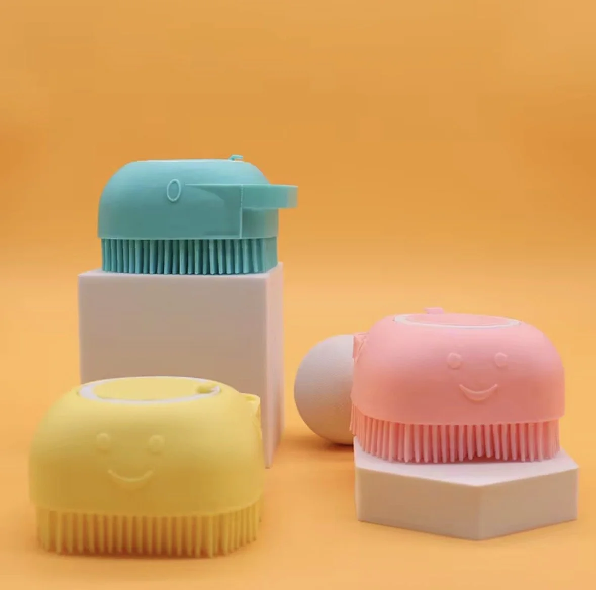 BubbleBloom™ Silicone Shampoo Massage Brush