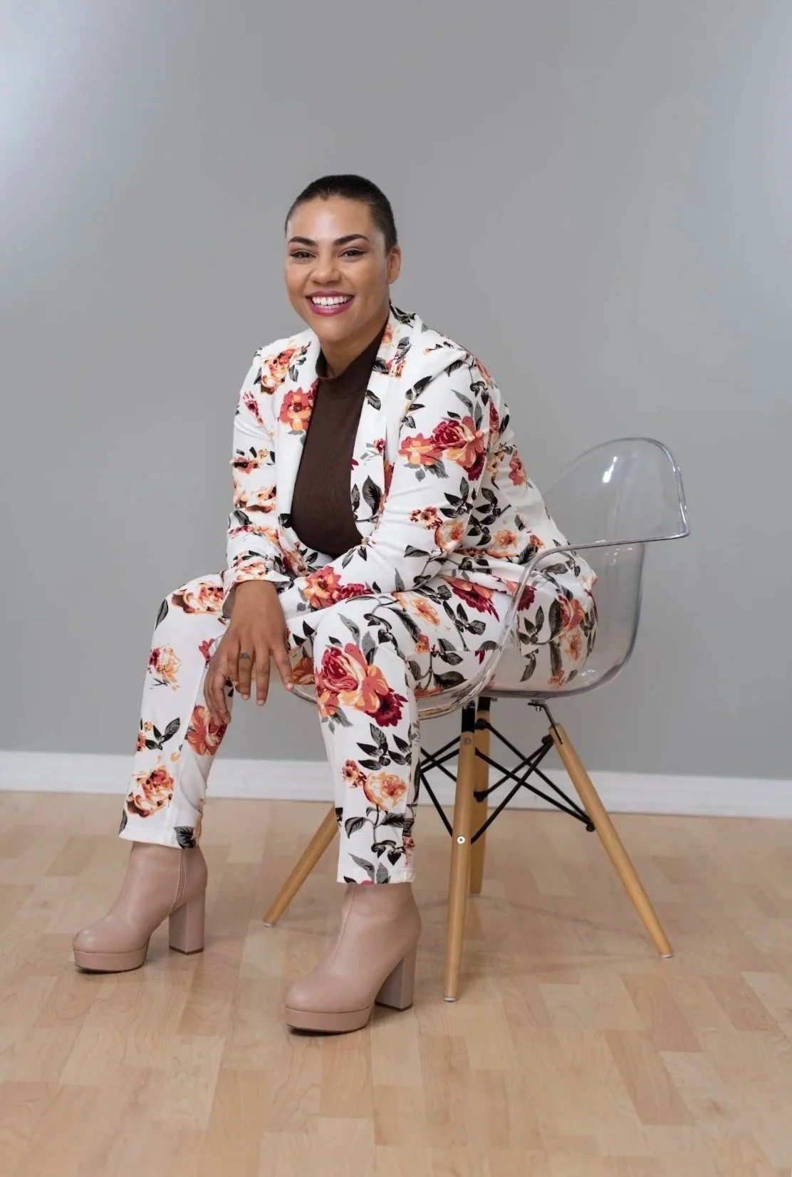 Angela, author and speaker, founder of itslikeangela, sharing her story of healing, growth, and self-discovery