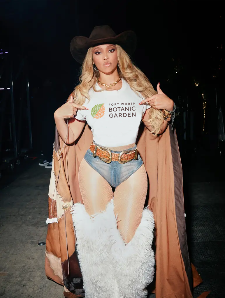 Fort Worth Botanic Garden Women's High Waisted Tee