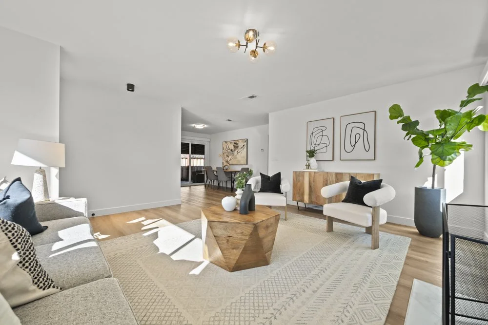 1 2 4965Kingston_LivingRoom_1.JPG