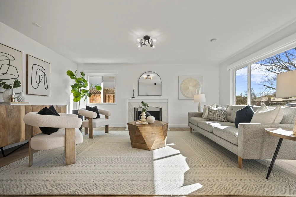 1 3 4965Kingston_LivingRoom_2(1).JPG