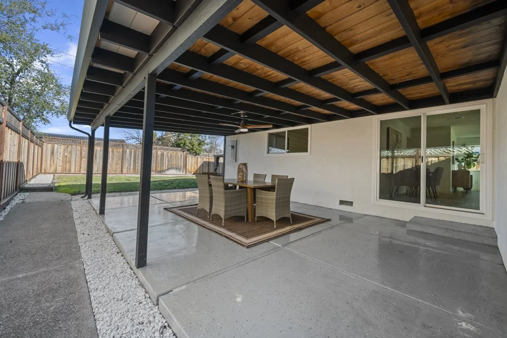 2 4 4965Kingston_Exterior_Back_1.JPG