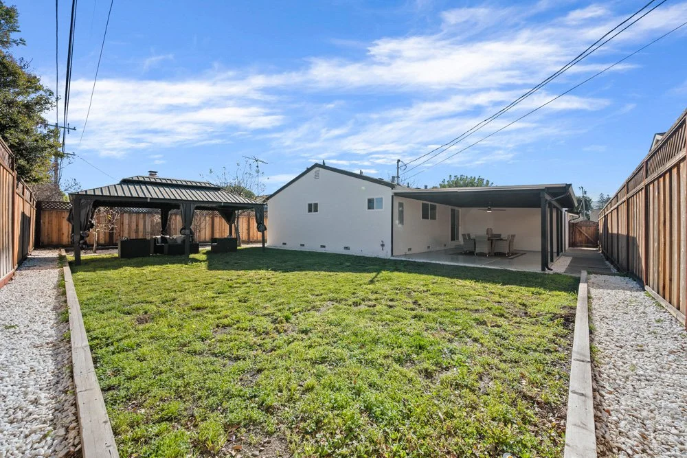 2 5 4965Kingston_Exterior_Back_2.jpg