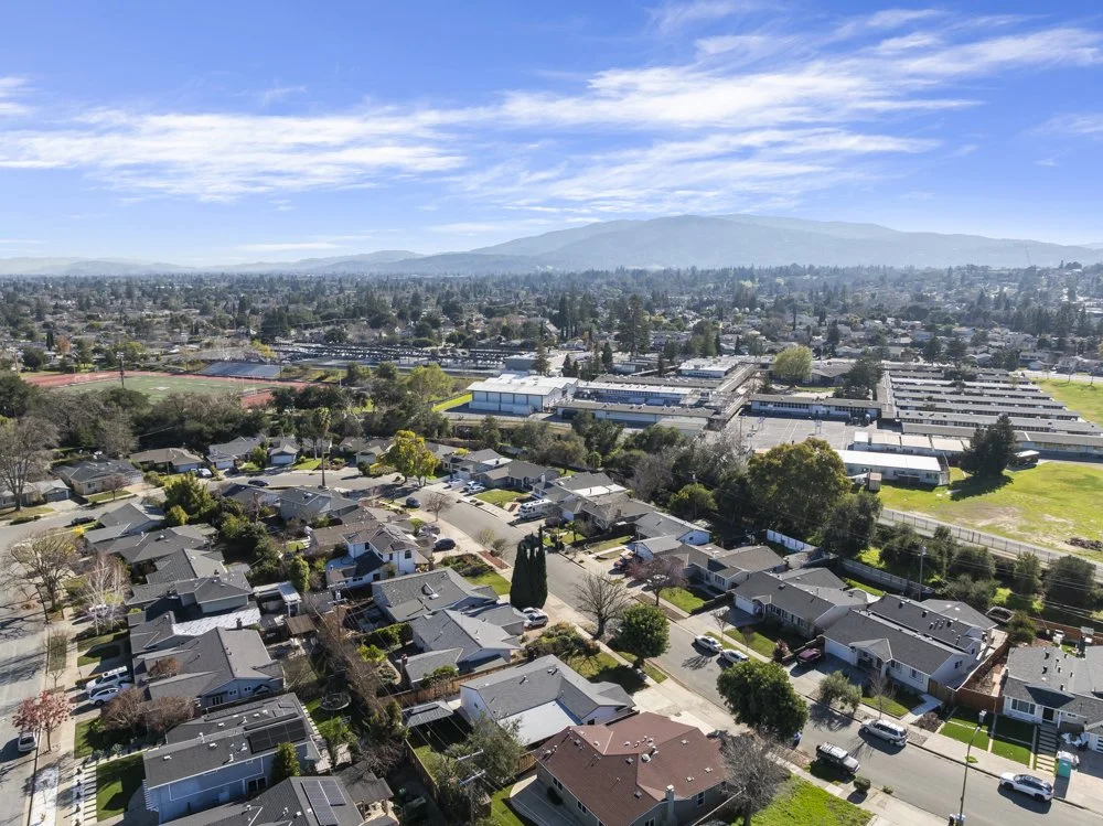 2 7 4965Kingston_Aerial_View_3.JPG