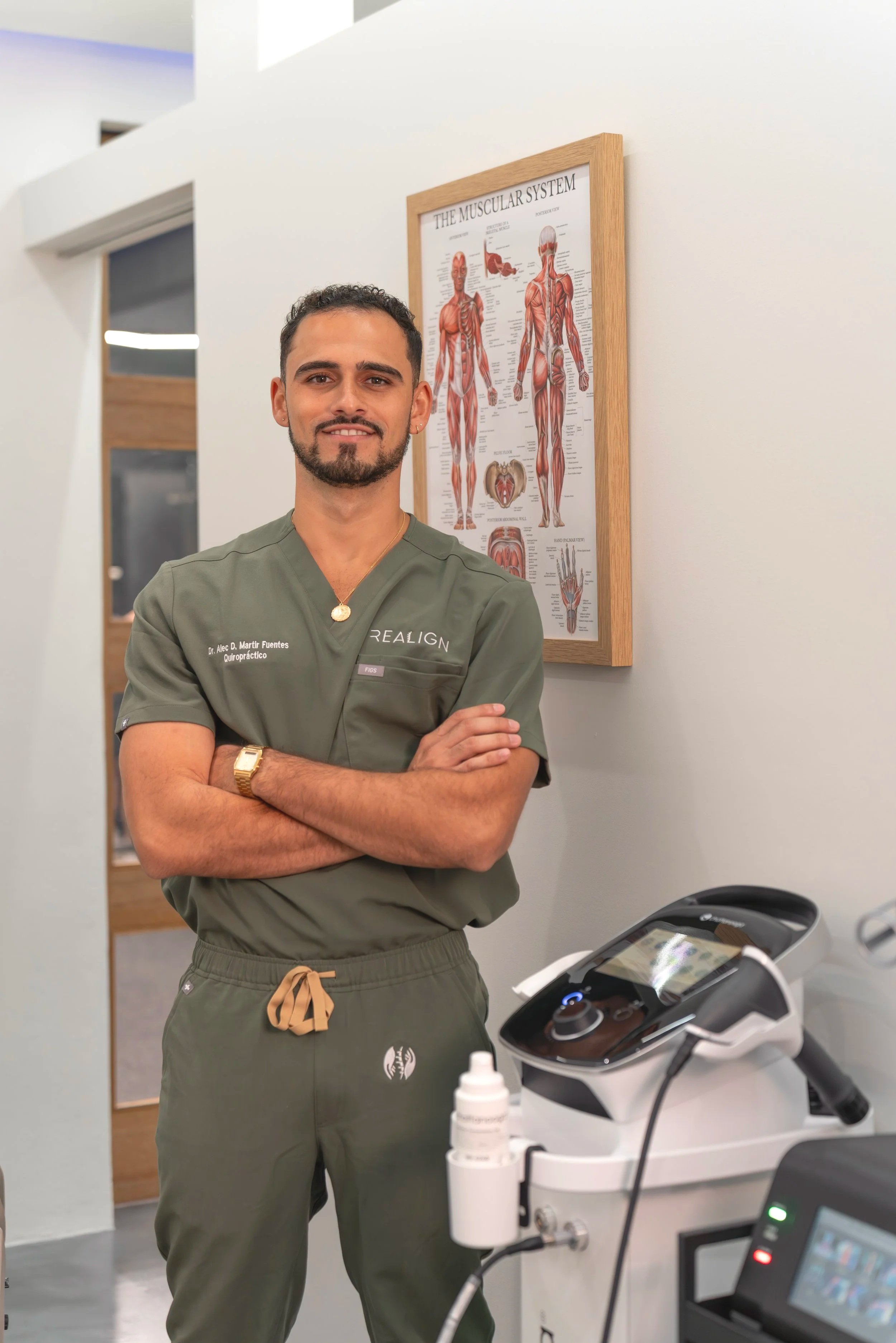 Doctor Alec Martir, quiropráctico