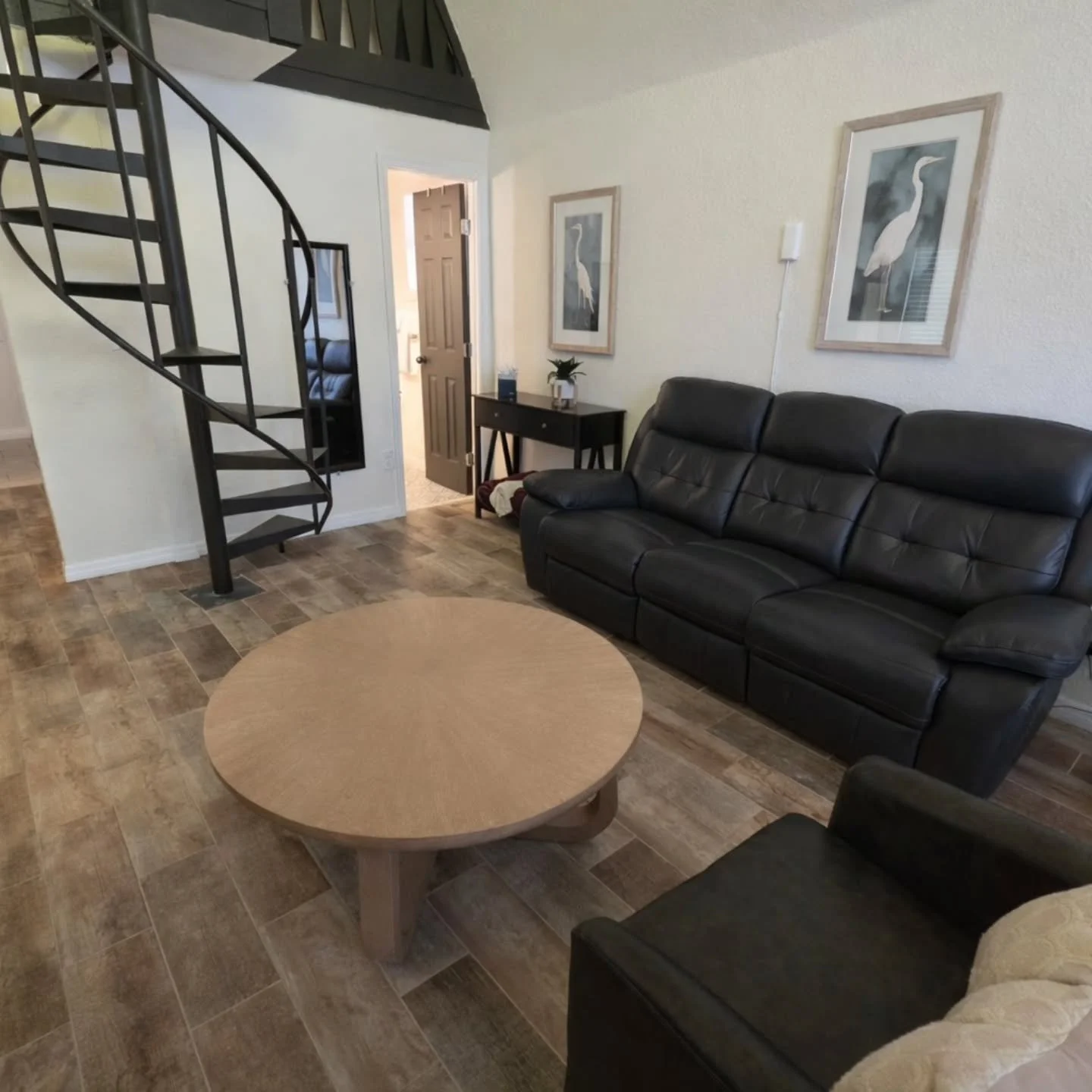 This adorable short term rental will be available in April 🤍
Such a cute and charming space &mdash; the loft, the spiral stairs&hellip; it&rsquo;s just cozy all around.
And yes&hellip; it&rsquo;ll be cleaned and guest-ready by me 🍑✨
If you&rsquo;re