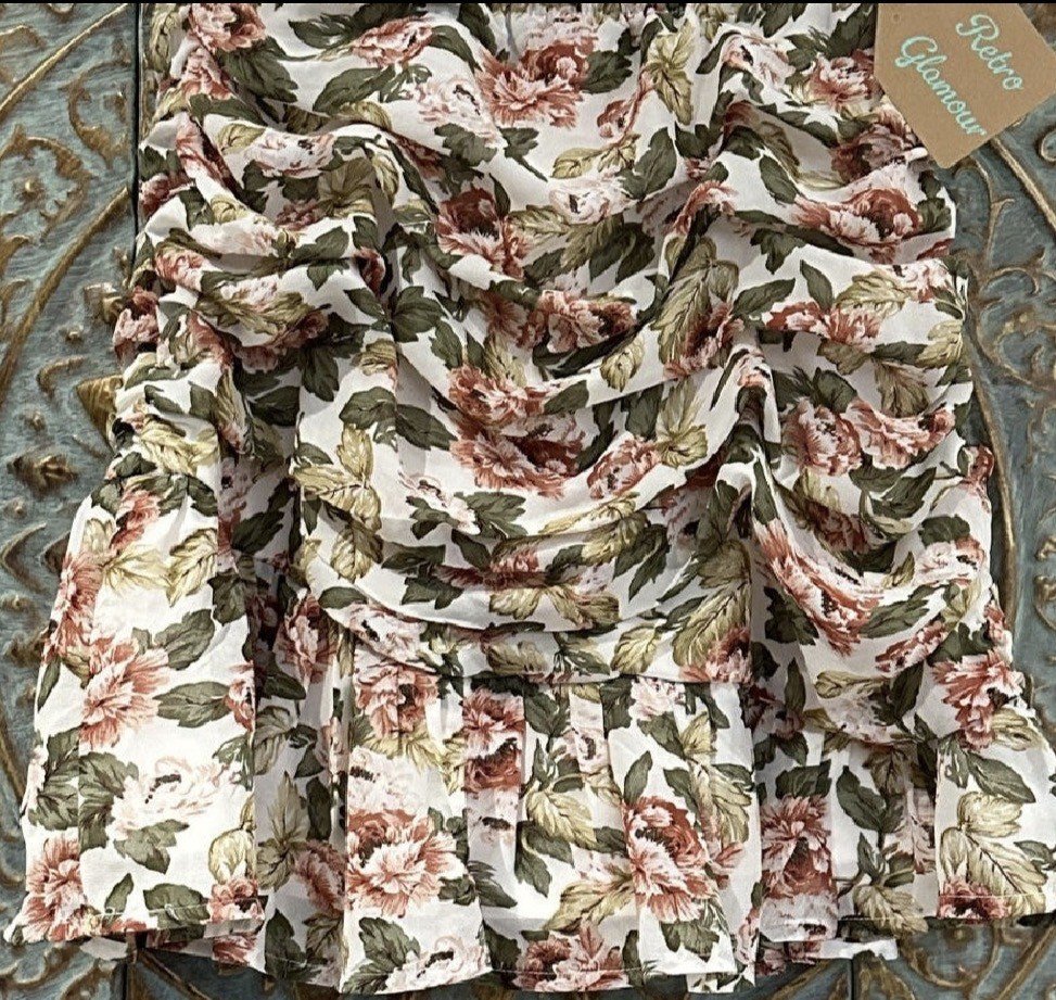Floral Ruffle Skirt - Feminine Pretty (Size 8)